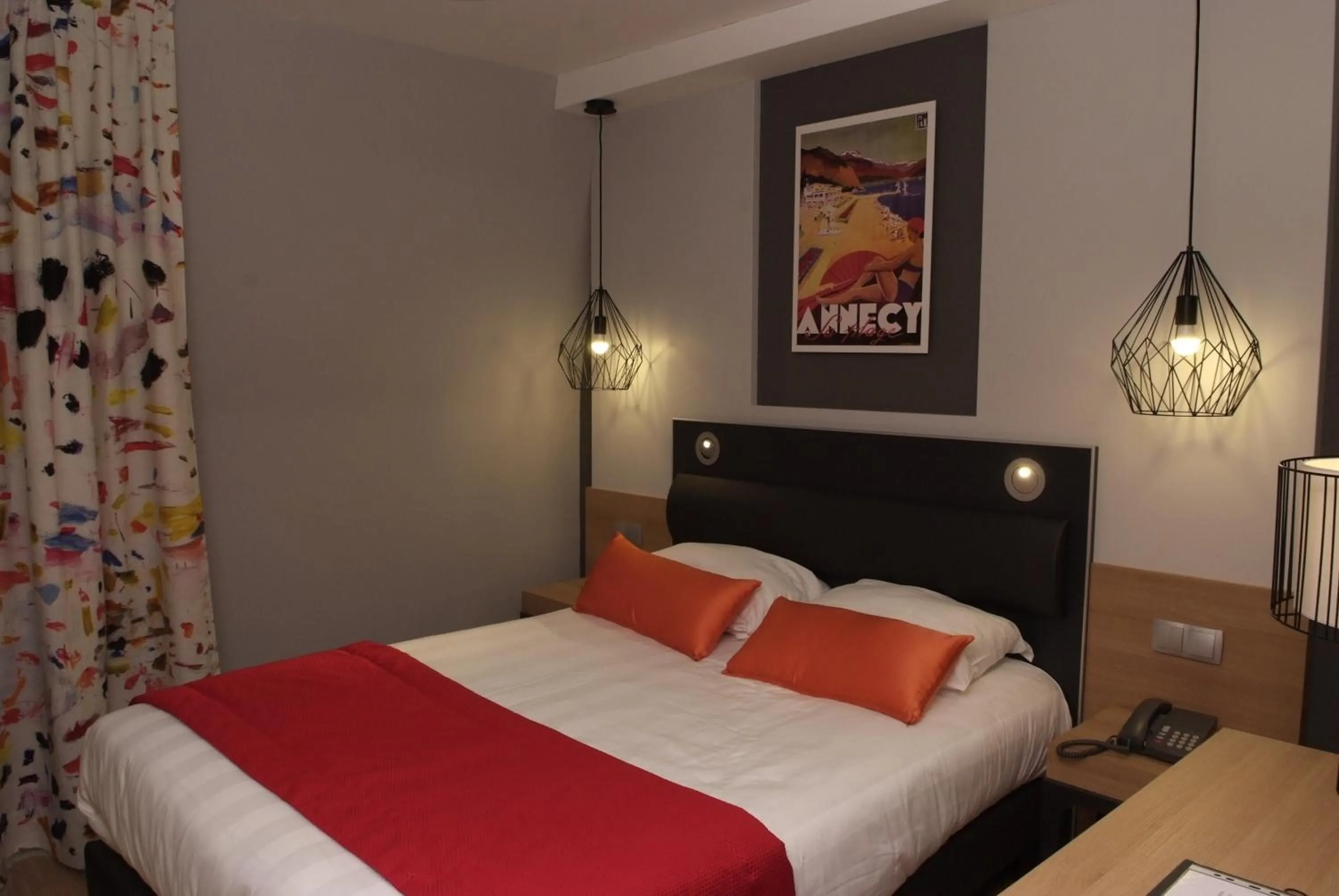 Photo of the whole room, Bed in Logis Grand Hôtel Des Bains