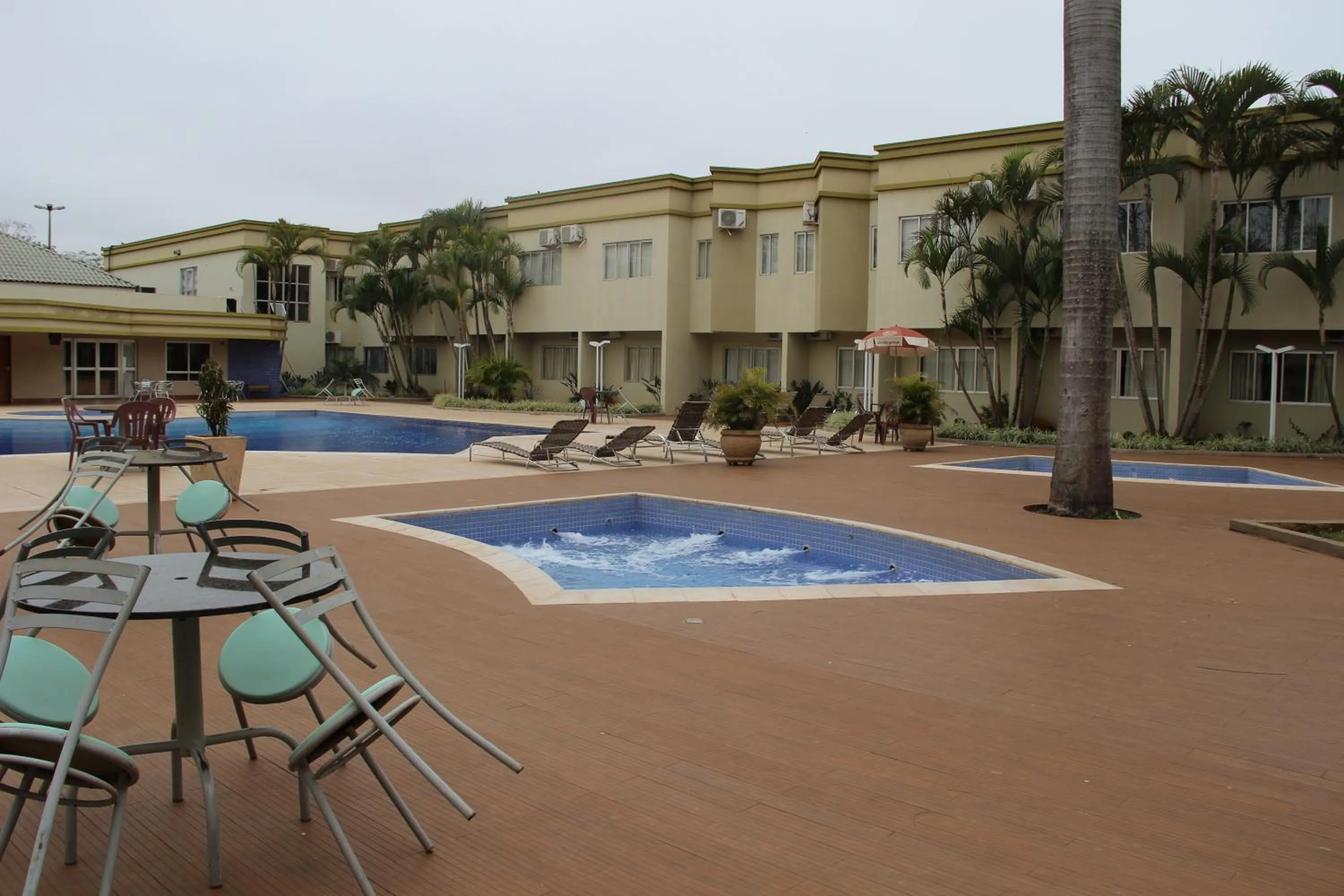 Swimming pool in Muffato Plaza Hotel