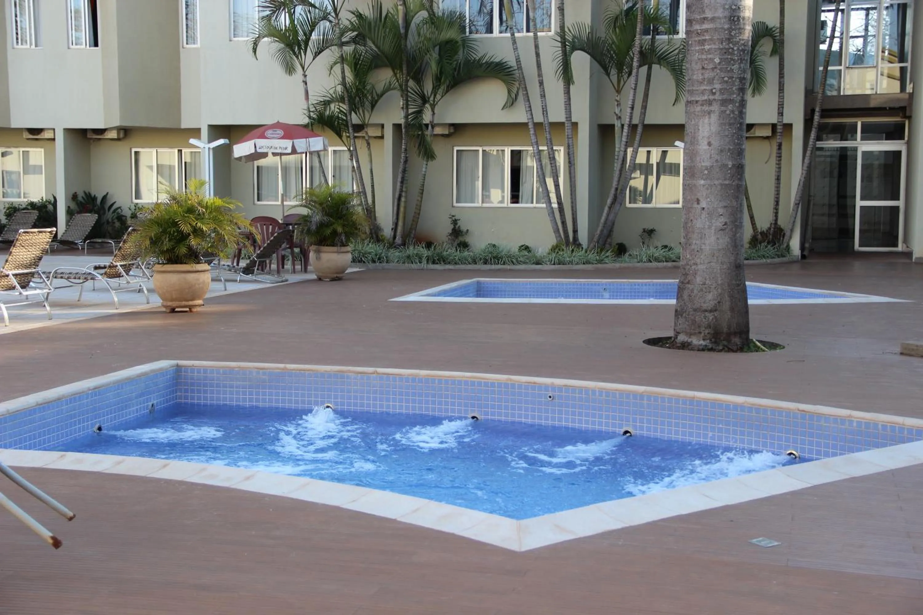 Swimming pool in Muffato Plaza Hotel