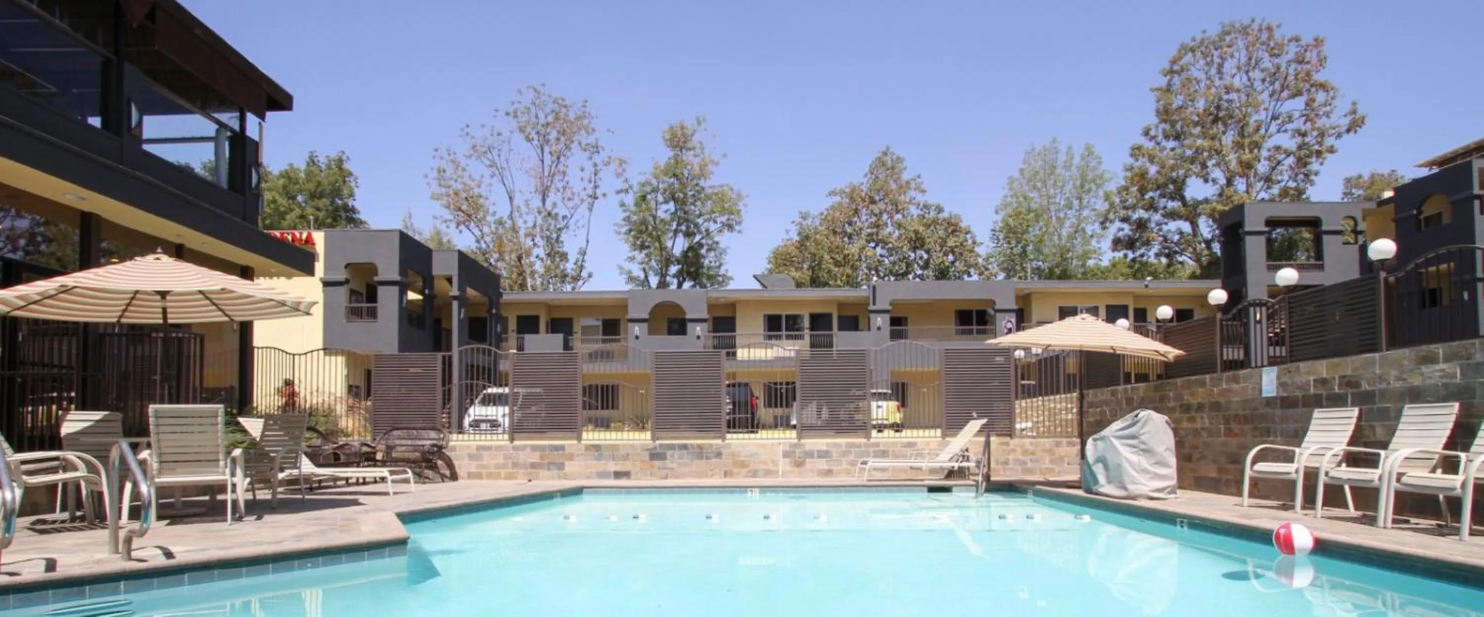 Swimming pool in GreenTree Pasadena