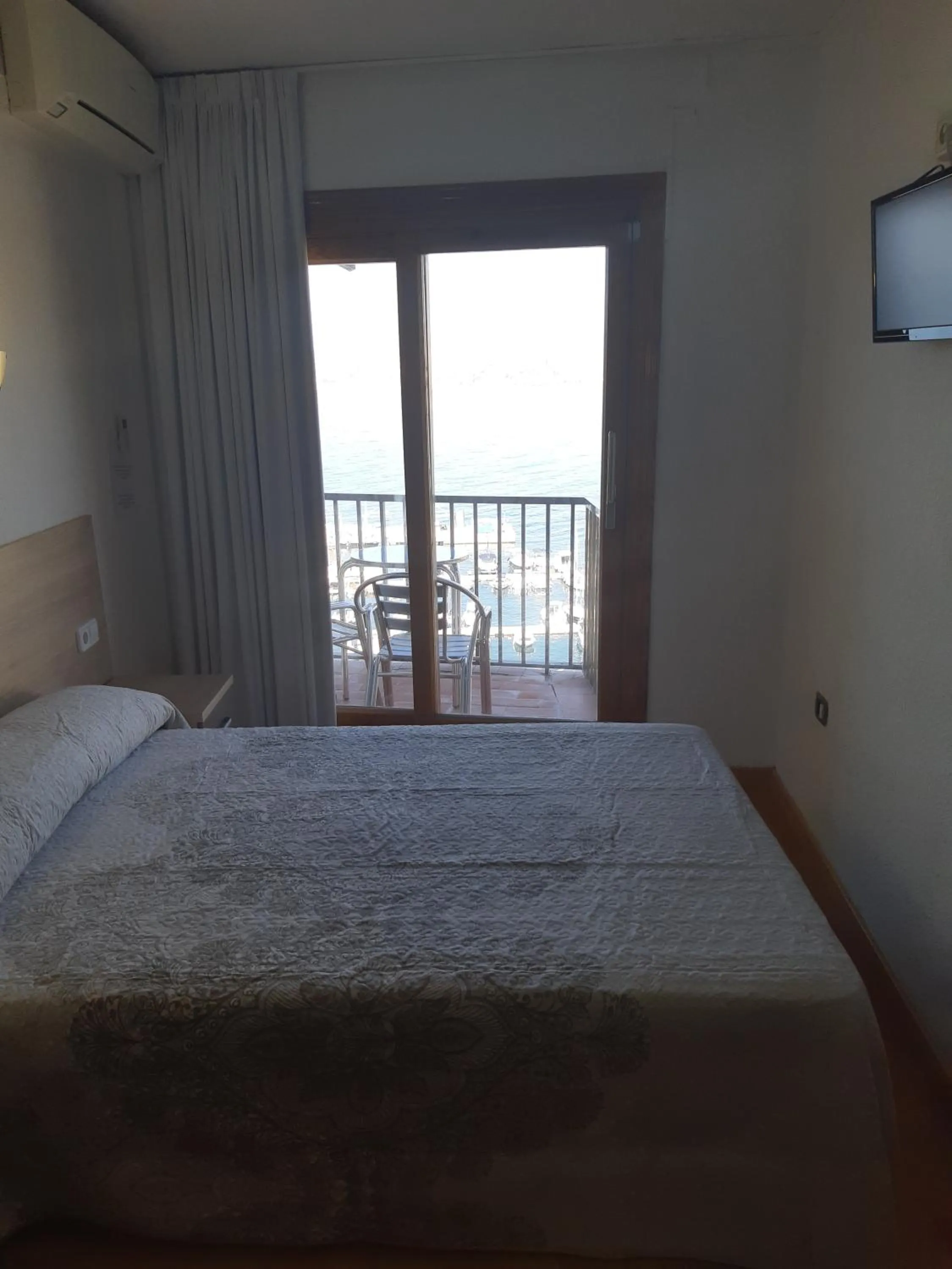 Photo of the whole room, Bed in Hotel Condestable