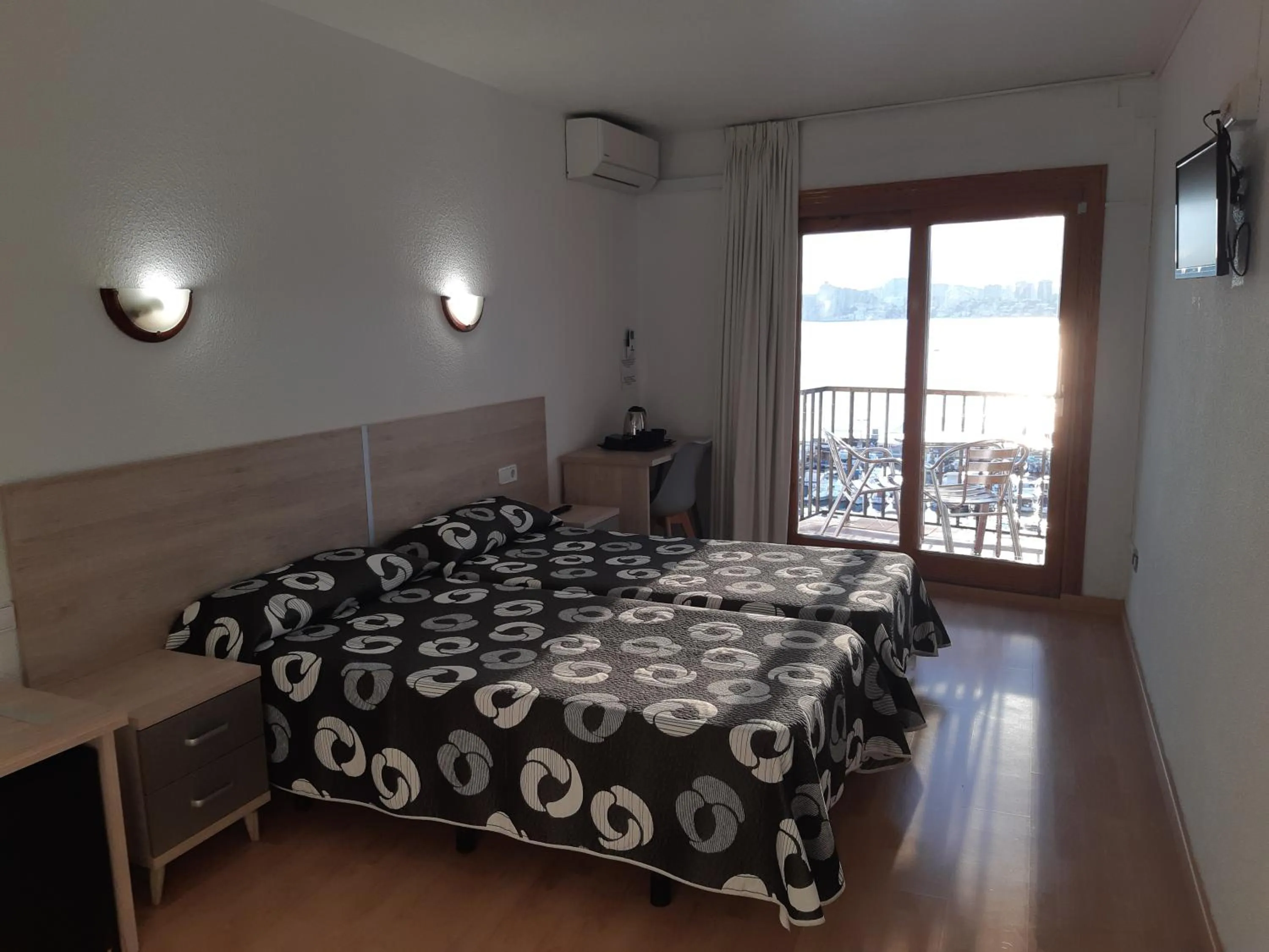 Photo of the whole room, Bed in Hotel Condestable