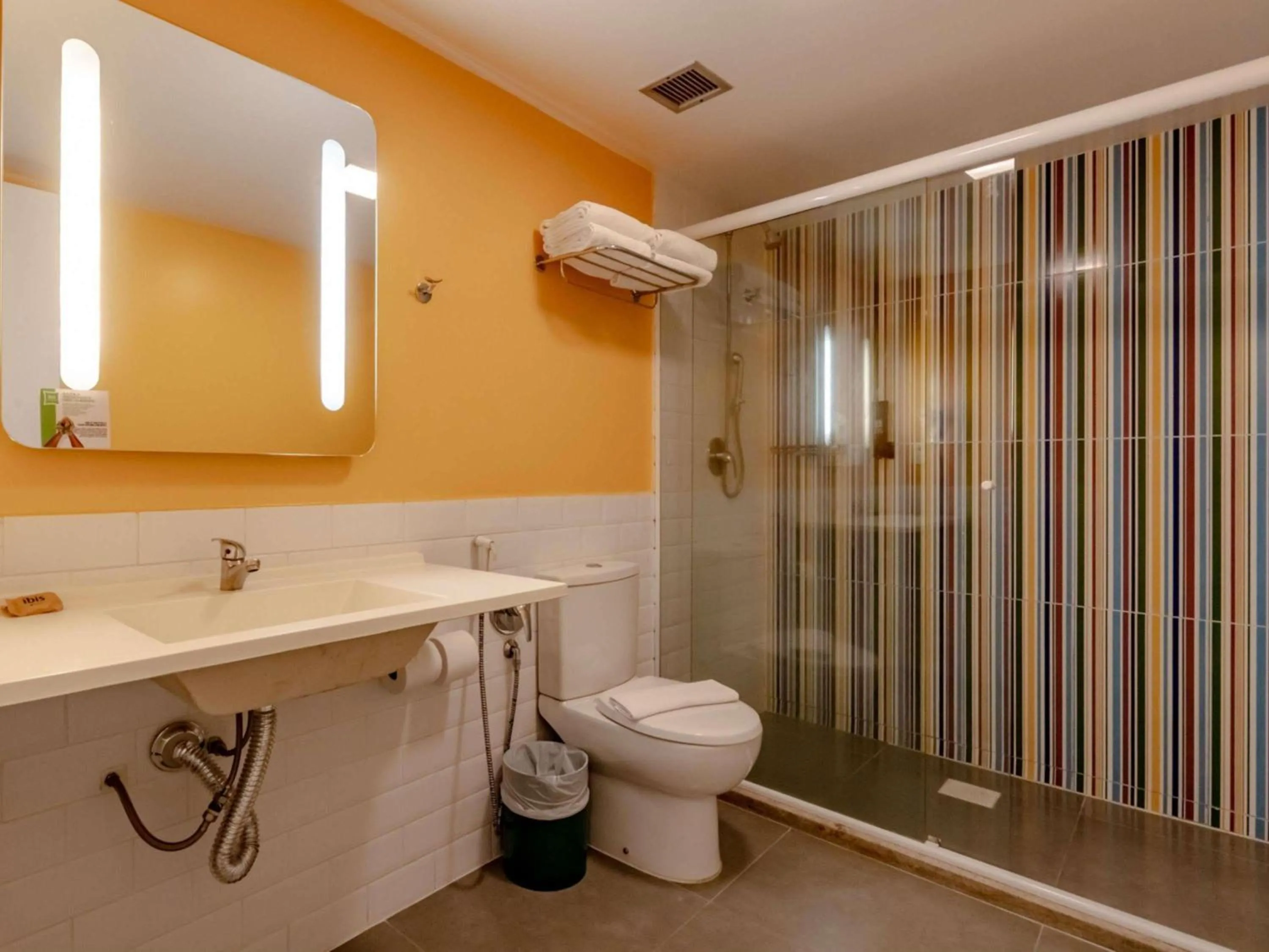 Bedroom in Ibis Styles Balneário Camboriú - 1 Quadra do Mar