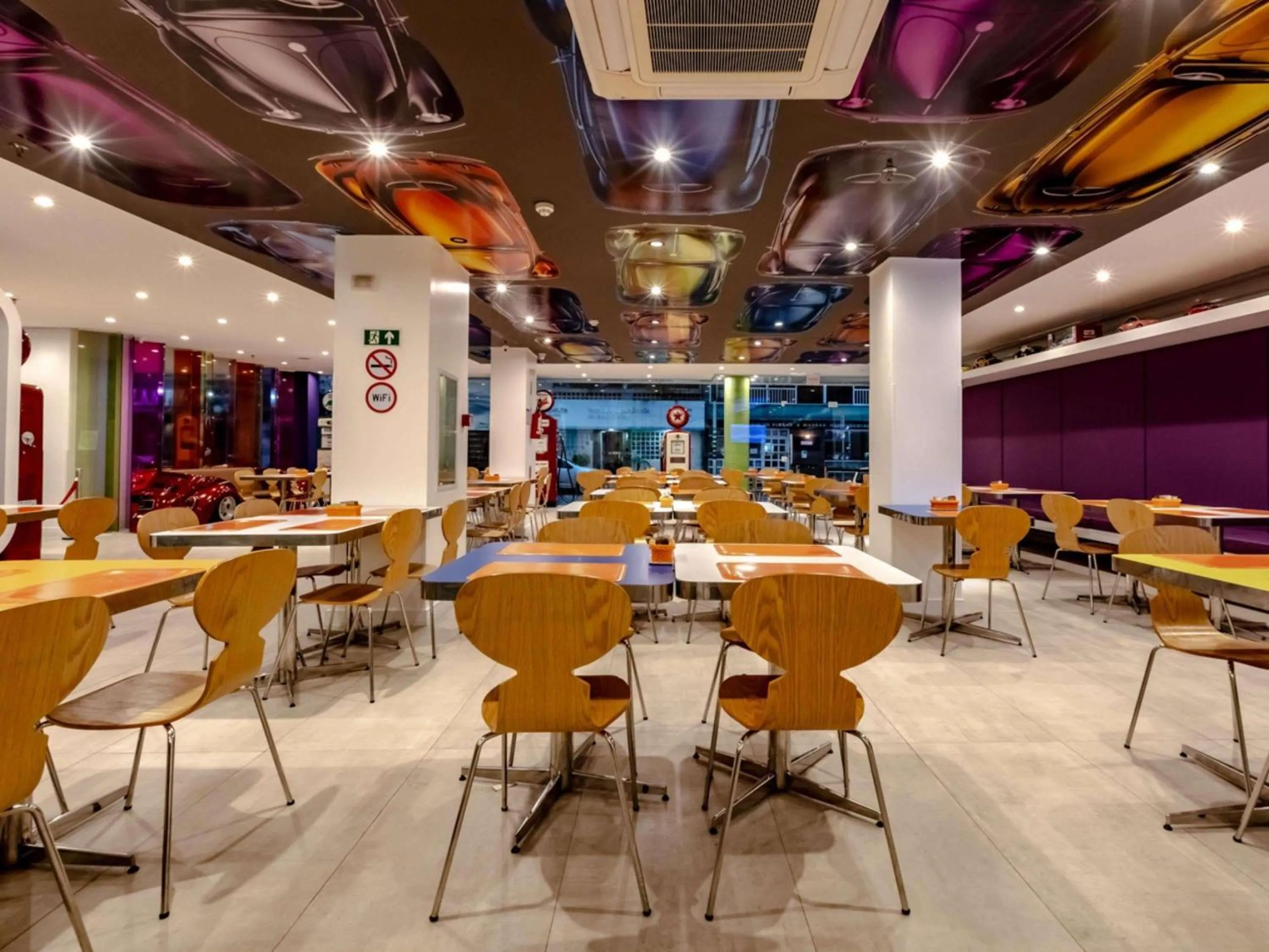 Breakfast in Ibis Styles Balneário Camboriú - 1 Quadra do Mar