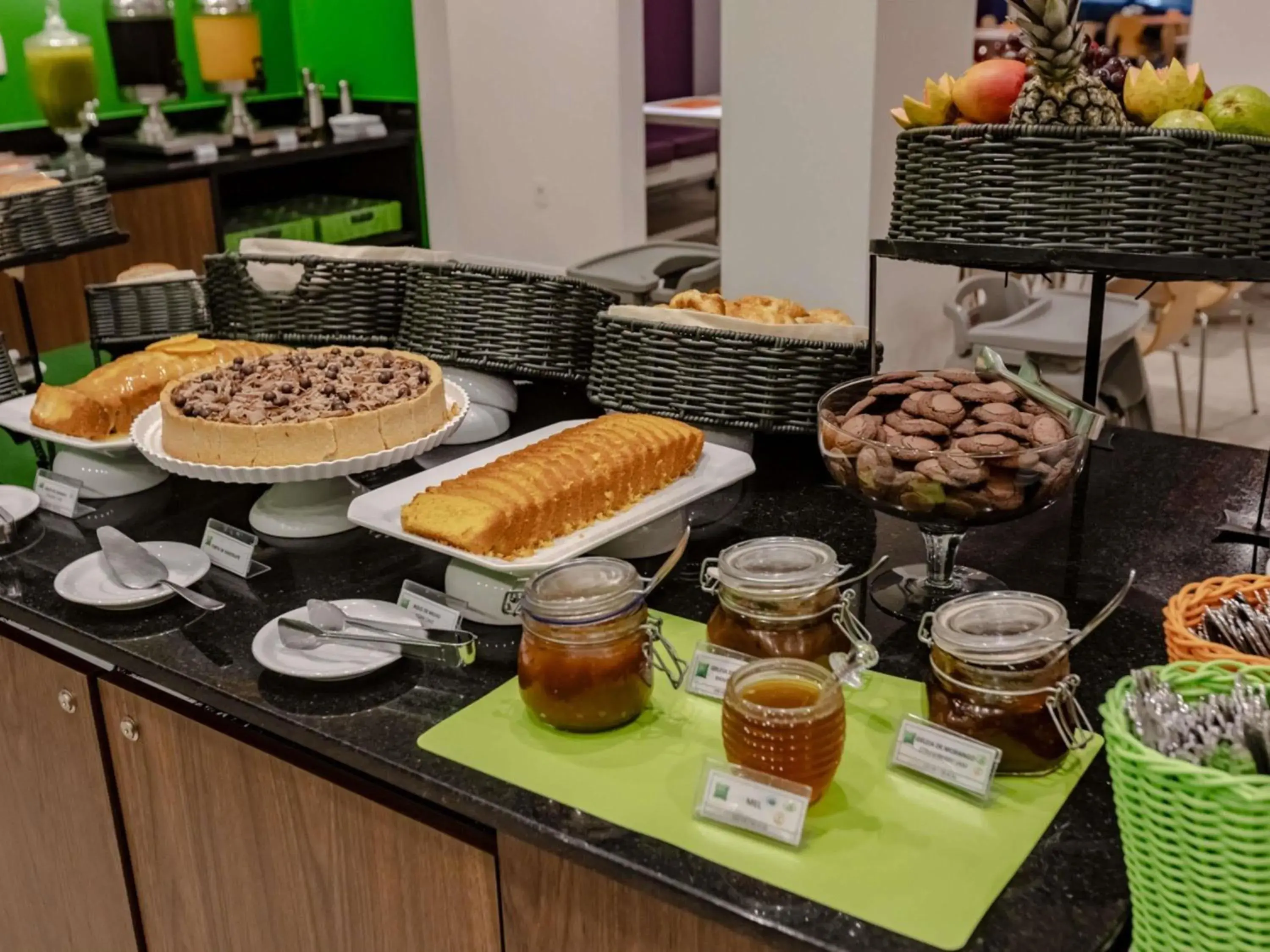 Breakfast in Ibis Styles Balneário Camboriú - 1 Quadra do Mar Breakfast in Ibis Styles Balneário Camboriú - 1 Quadra do Mar