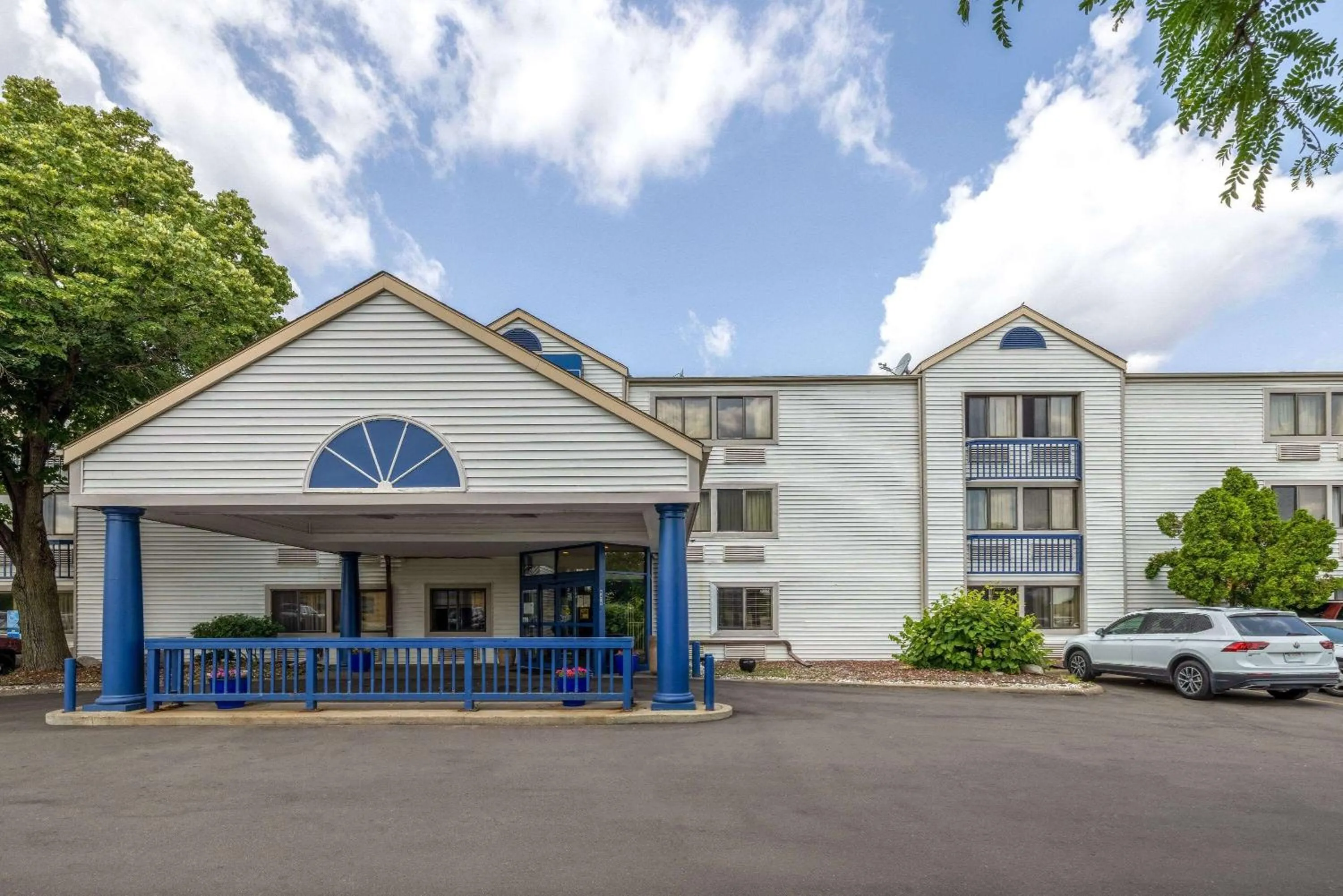 Property building in Travelodge by Wyndham Brooklyn Center