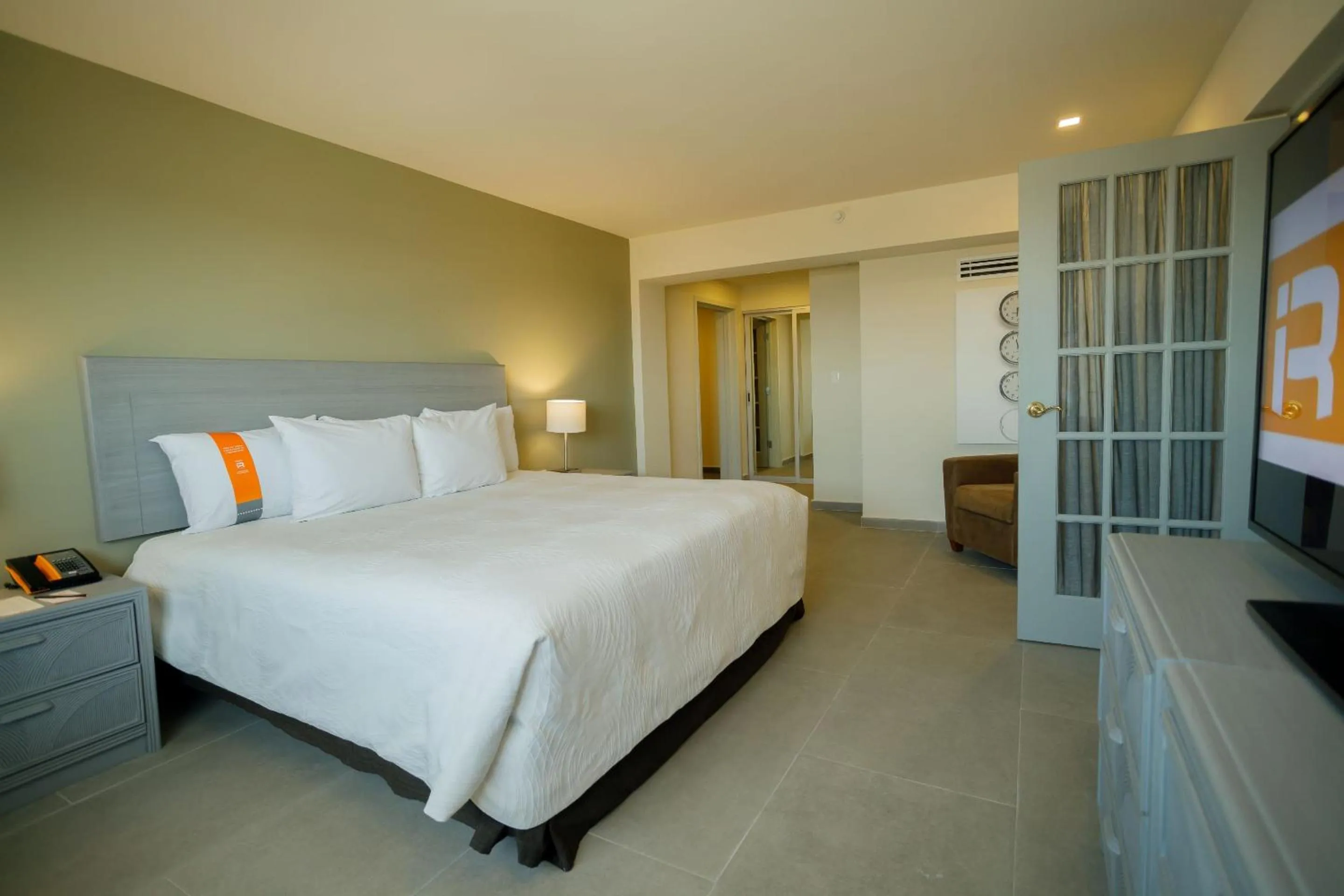 Photo of the whole room, Bed in Real Inn Mexicali