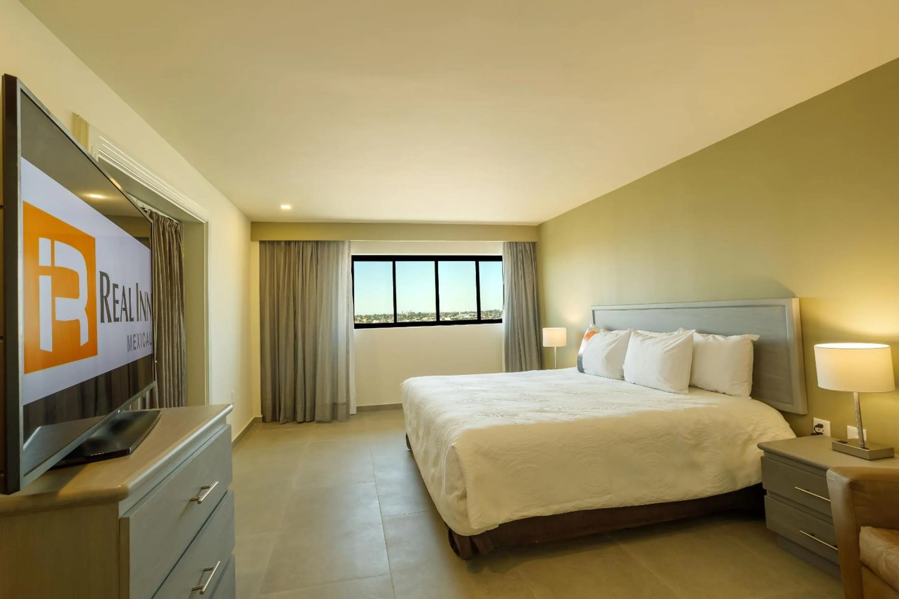 Photo of the whole room, Bed in Real Inn Mexicali