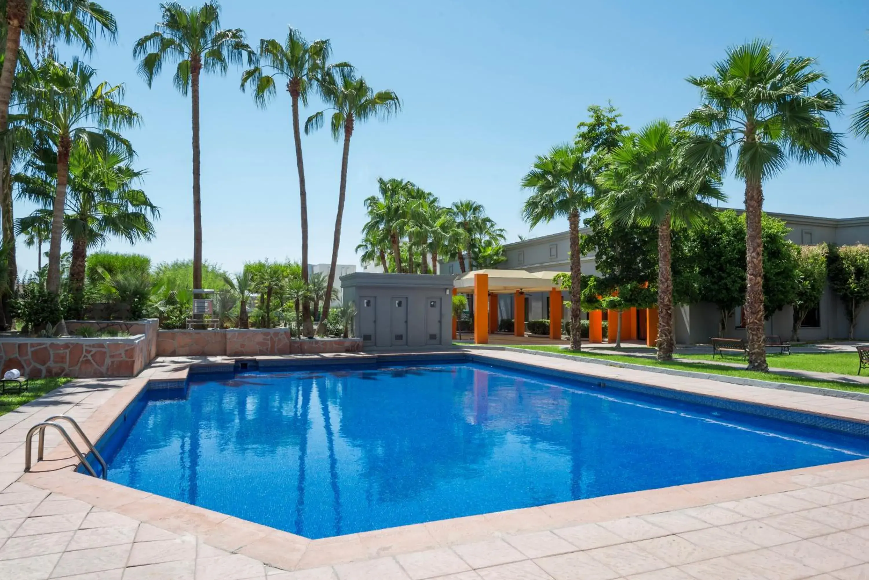 Swimming pool in Real Inn Mexicali Swimming pool in Real Inn Mexicali