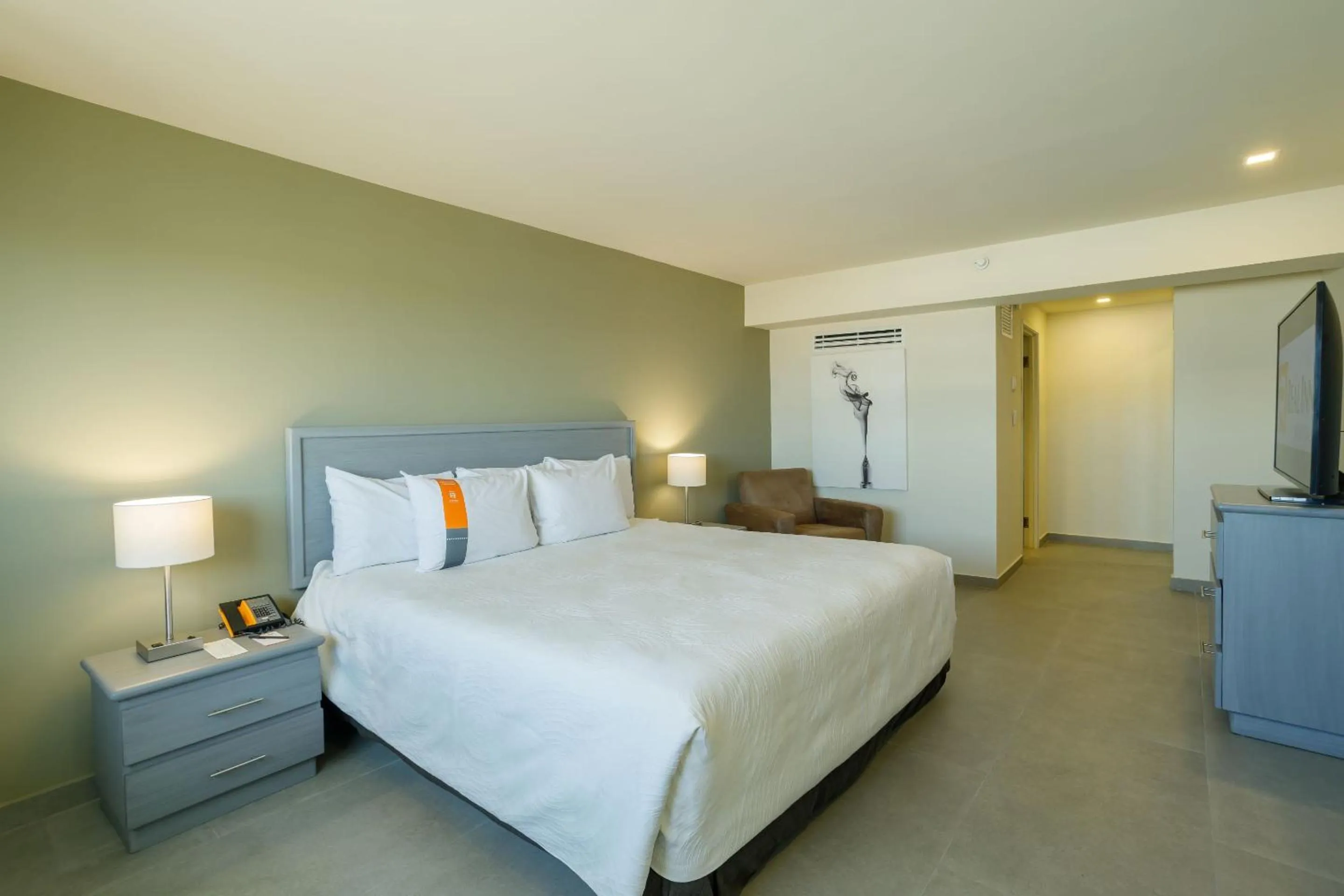 Photo of the whole room, Bed in Real Inn Mexicali