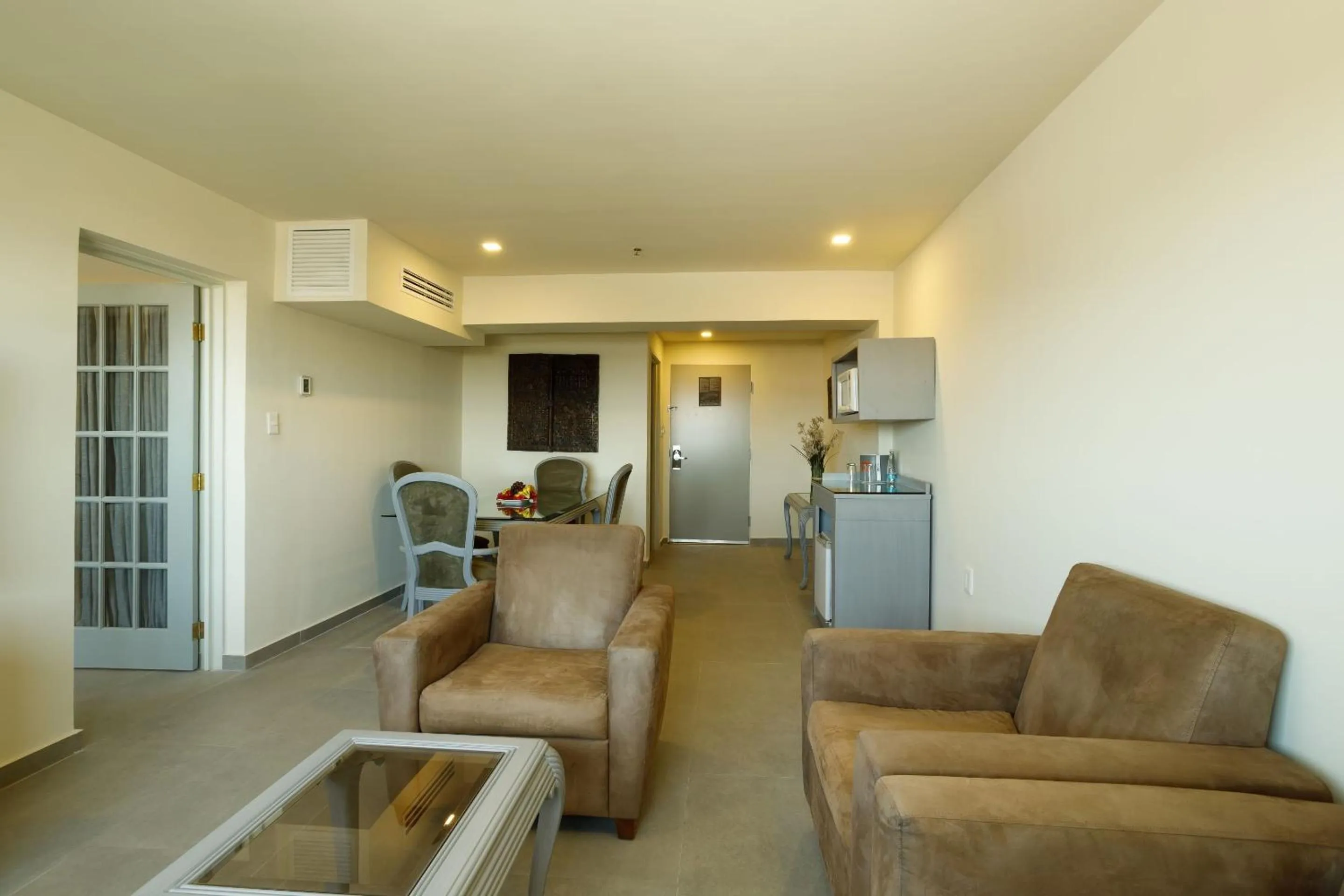 Photo of the whole room in Real Inn Mexicali