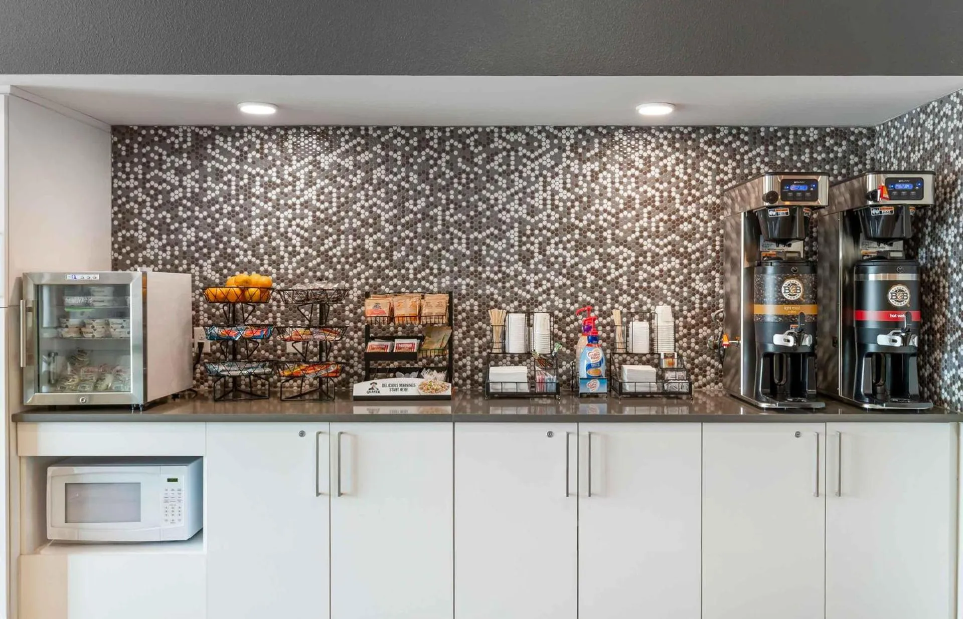 Breakfast in Extended Stay America Premier Suites - Portland - North