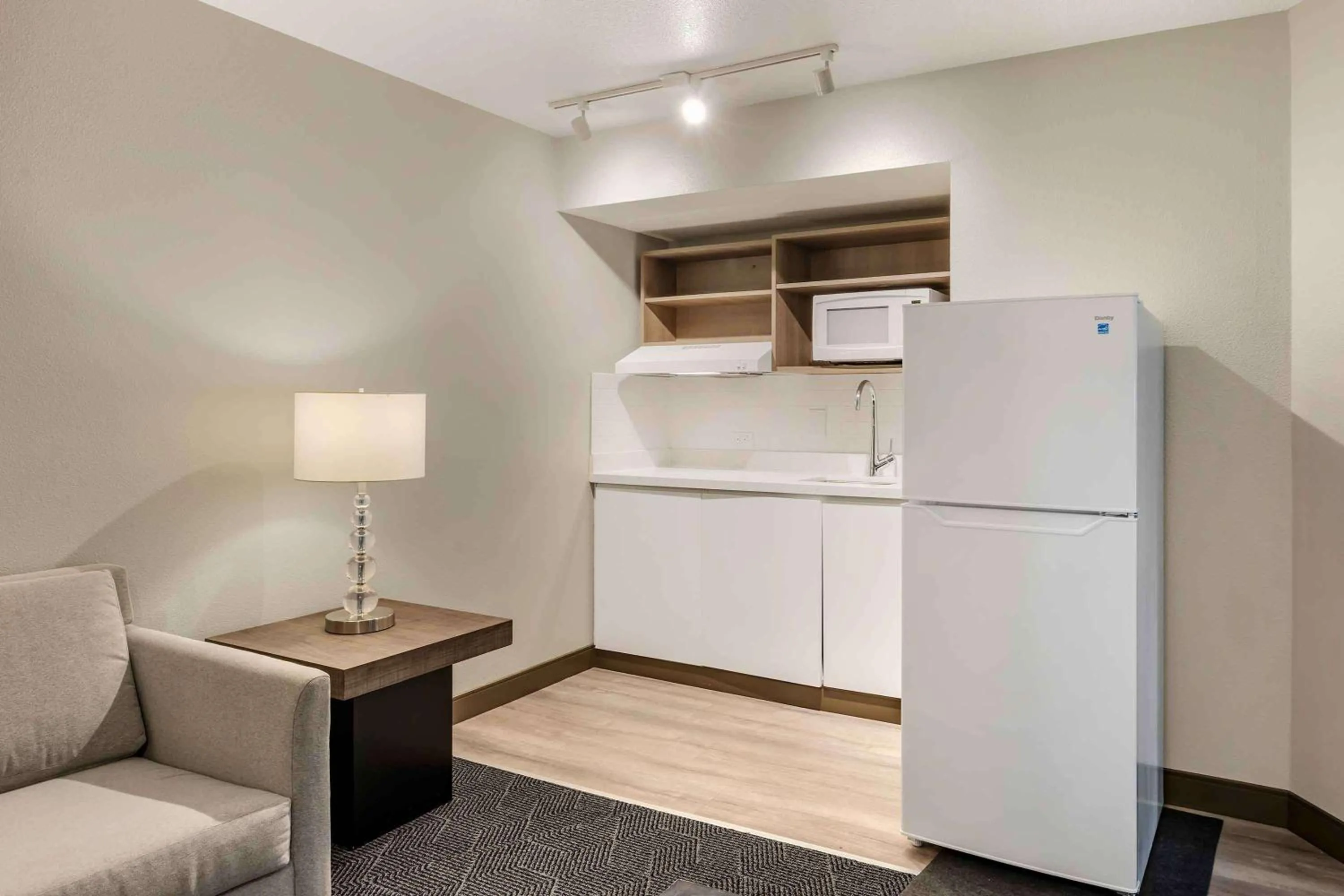 Kitchen or kitchenette in Extended Stay America Premier Suites - Portland - North