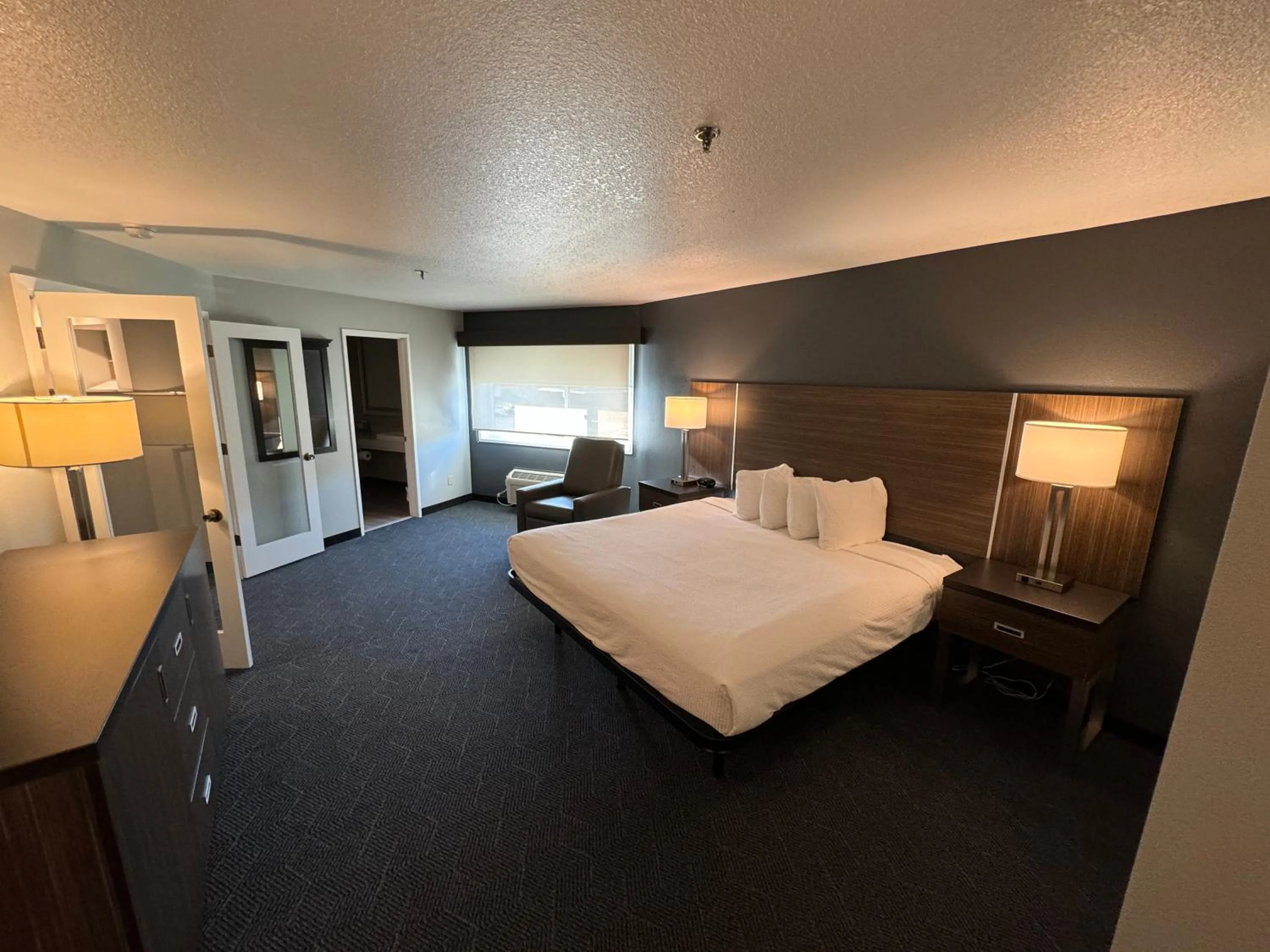Bedroom, Bed in Extended Stay America Premier Suites - Portland - North