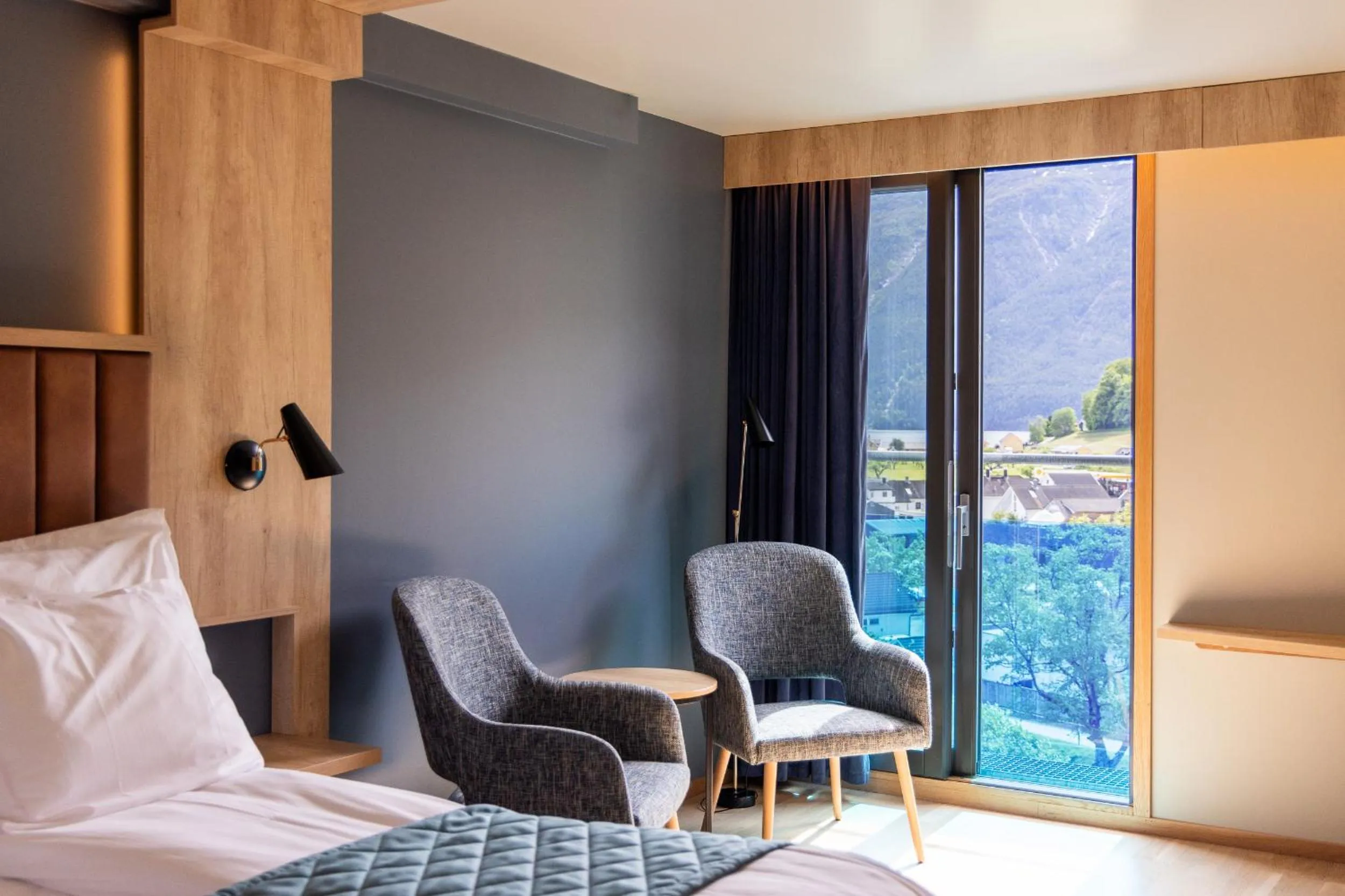 Seating area, Bed in Quality Hotel Sogndal