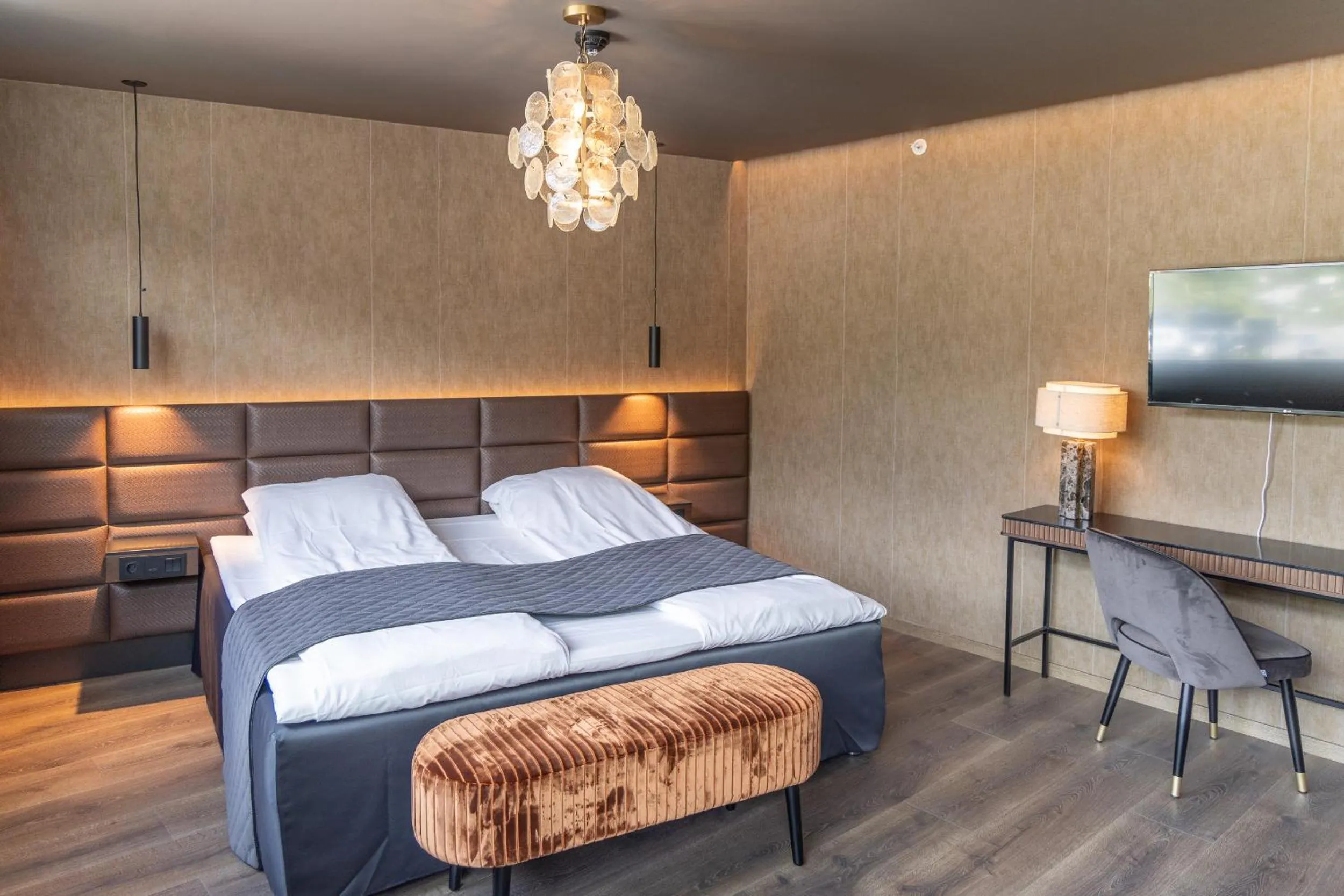 Bedroom, Bed in Quality Hotel Sogndal