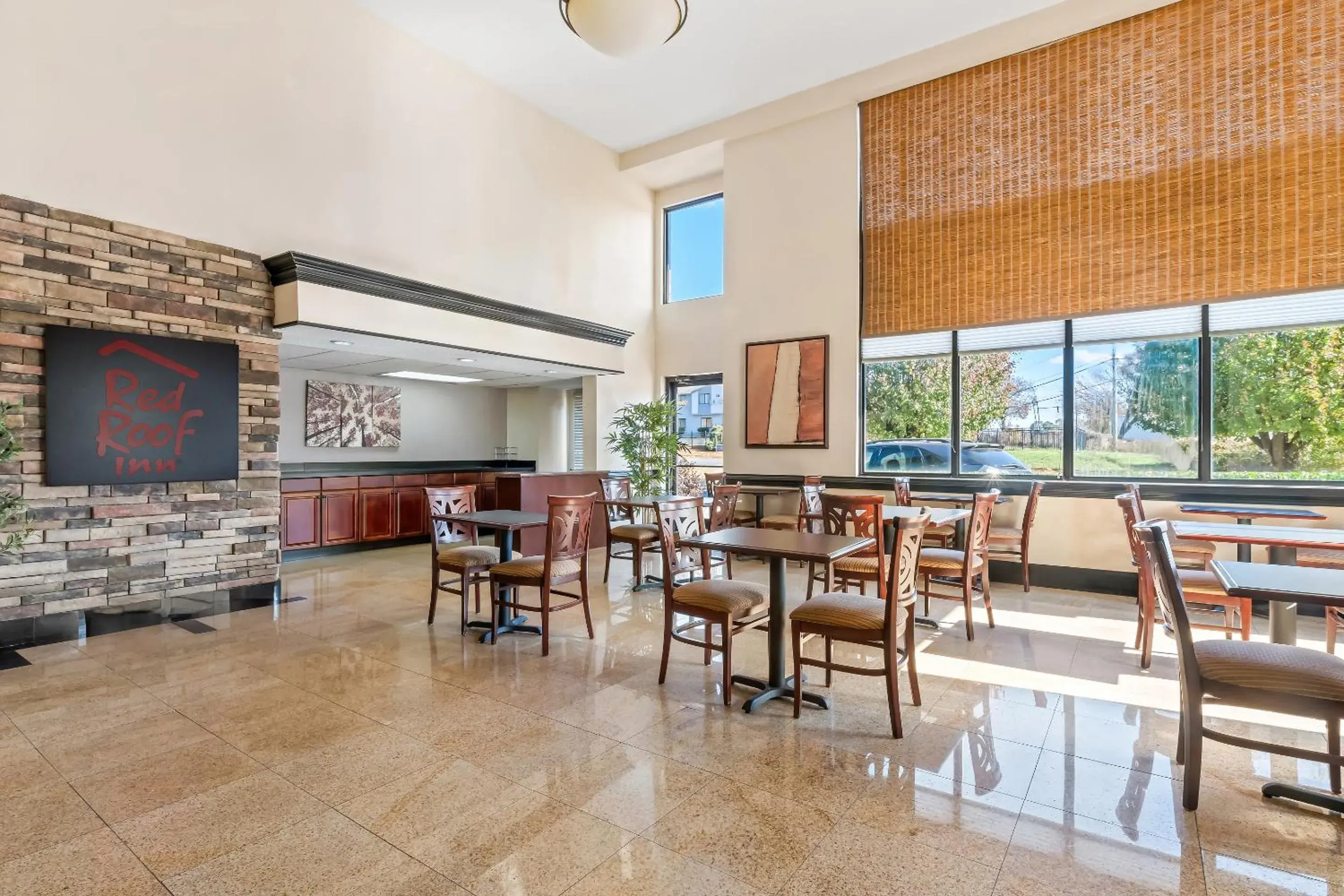 Restaurant/places to eat in Red Roof Inn Charlotte - University Restaurant/places to eat in Red Roof Inn Charlotte - University