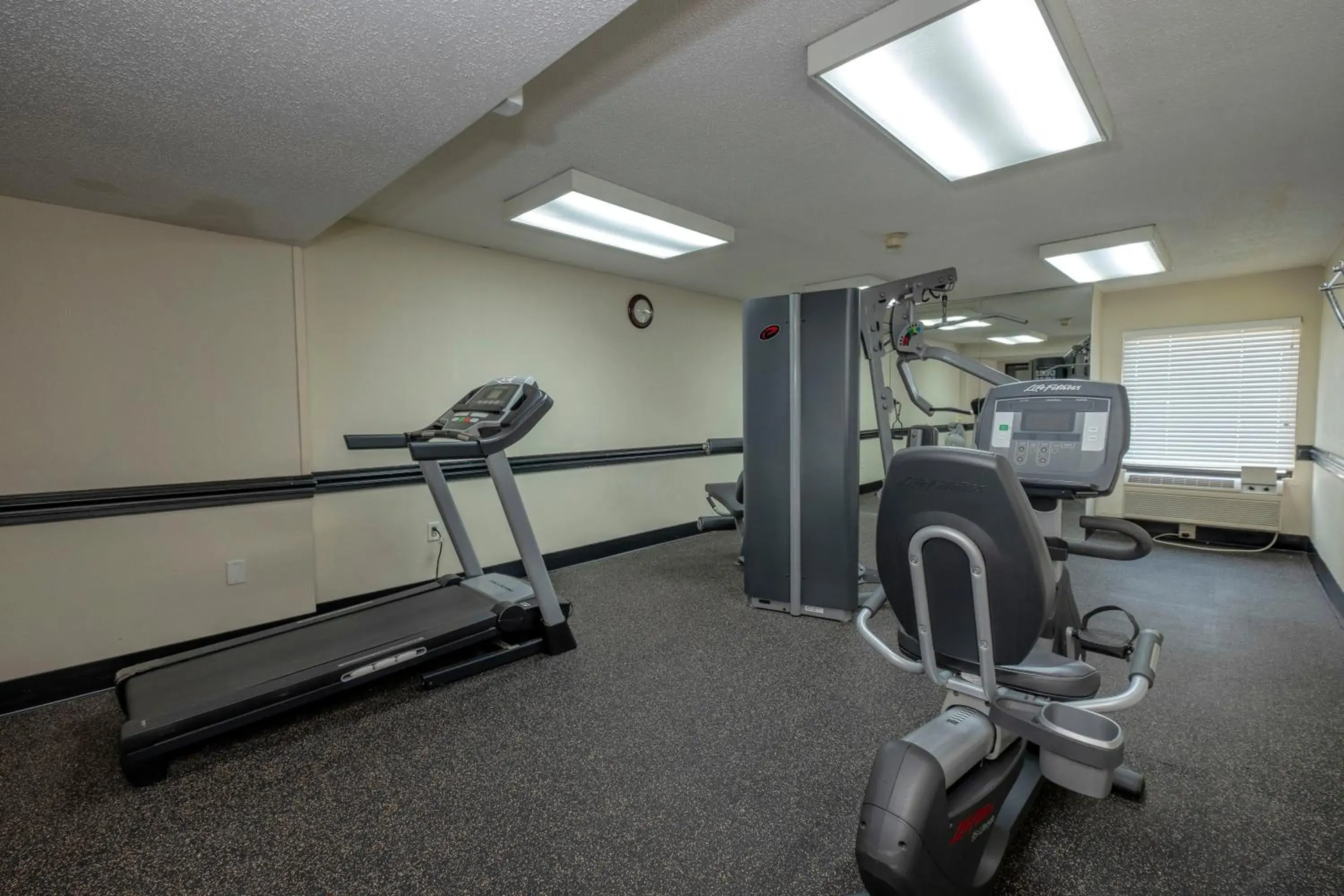 Fitness centre/facilities in Red Roof Inn Charlotte - University Fitness centre/facilities in Red Roof Inn Charlotte - University