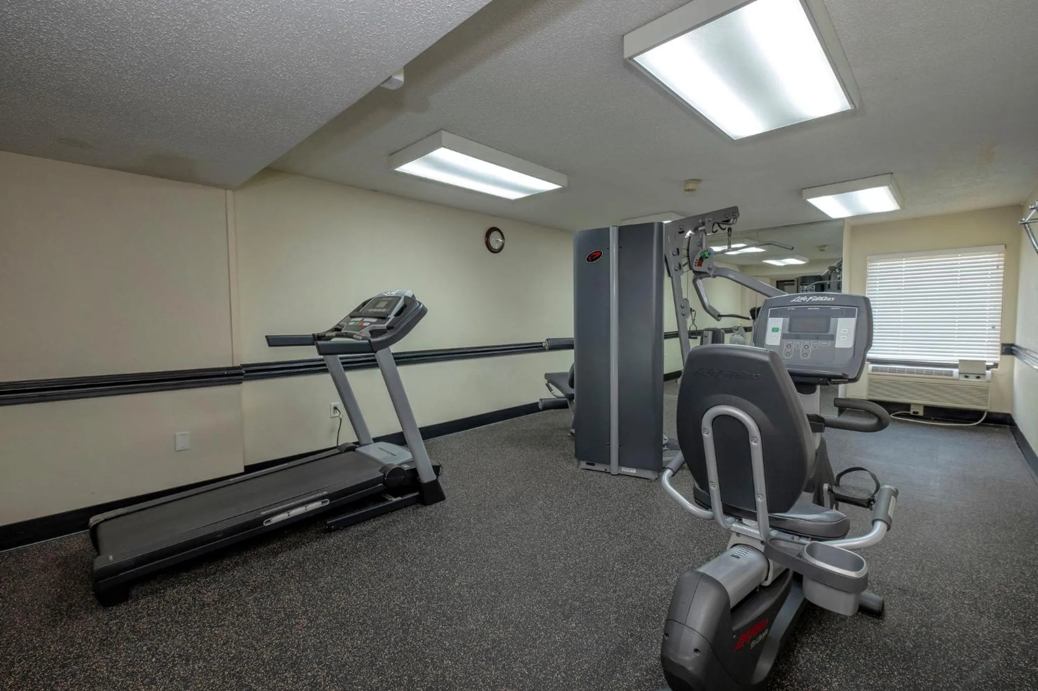 Fitness centre/facilities in Red Roof Inn Charlotte - University