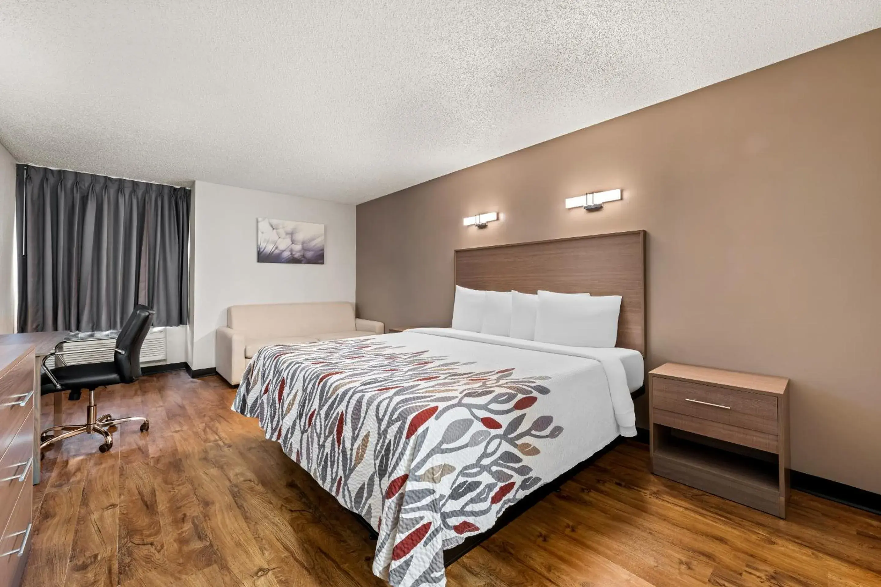 Bed in Red Roof Inn Charlotte - University Bed in Red Roof Inn Charlotte - University