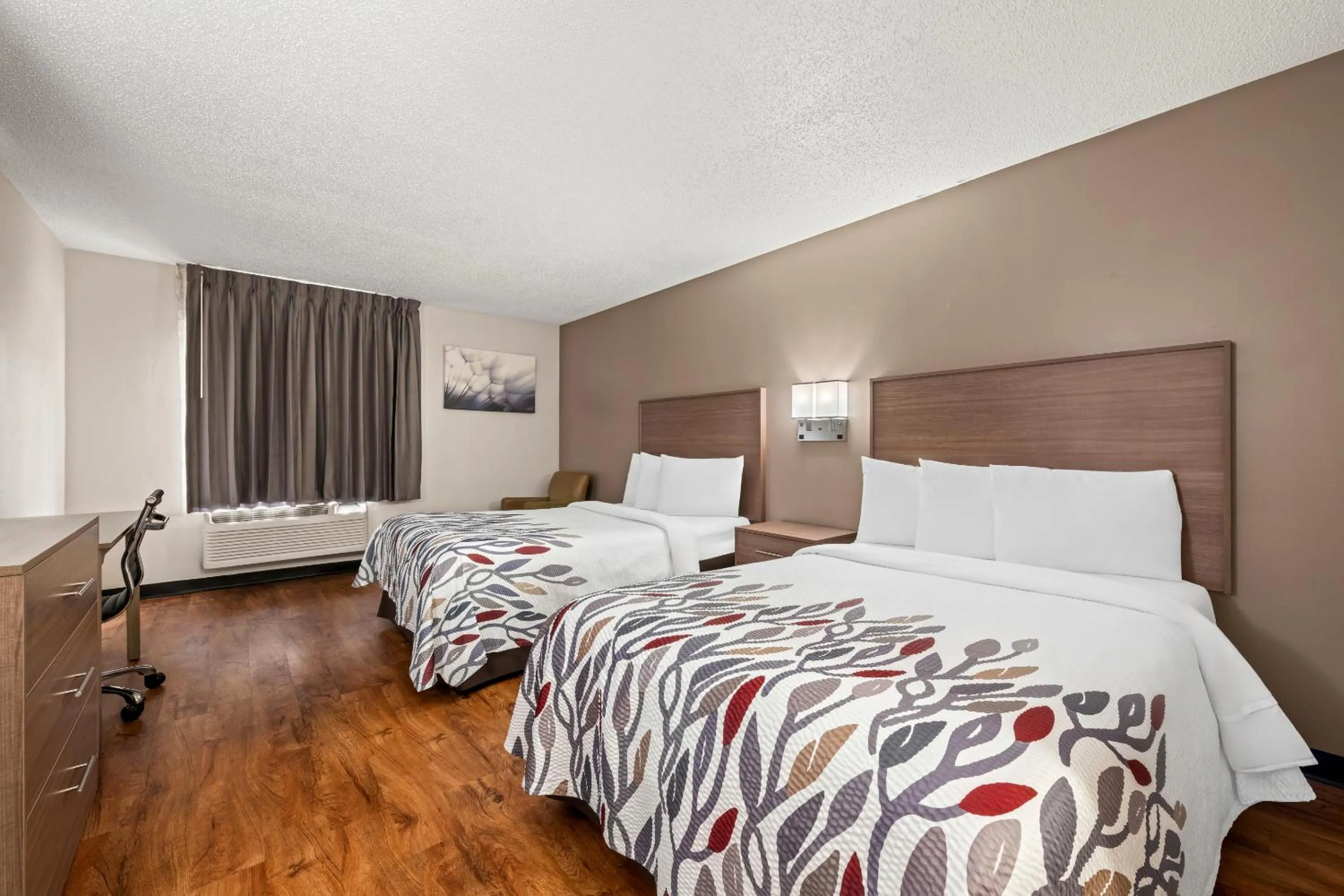 Bed in Red Roof Inn Charlotte - University