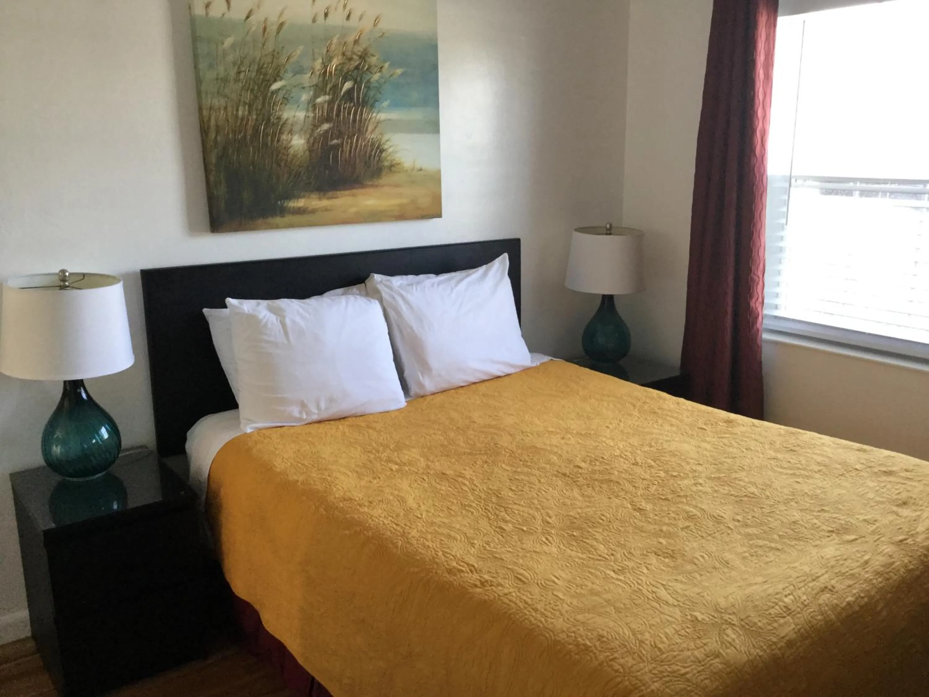 Bedroom, Bed in Breakaway Inn Guest House