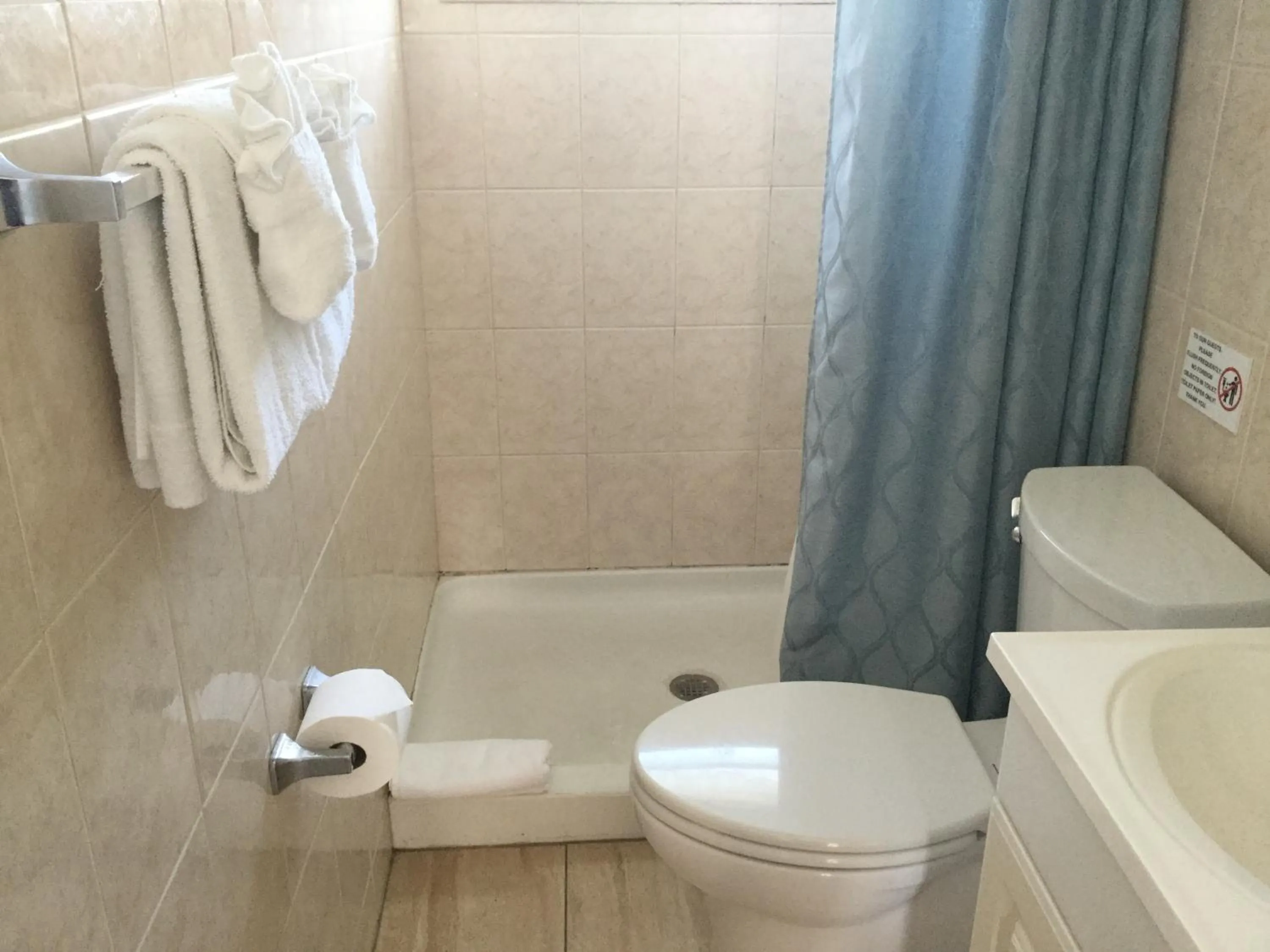 Bathroom in Breakaway Inn Guest House