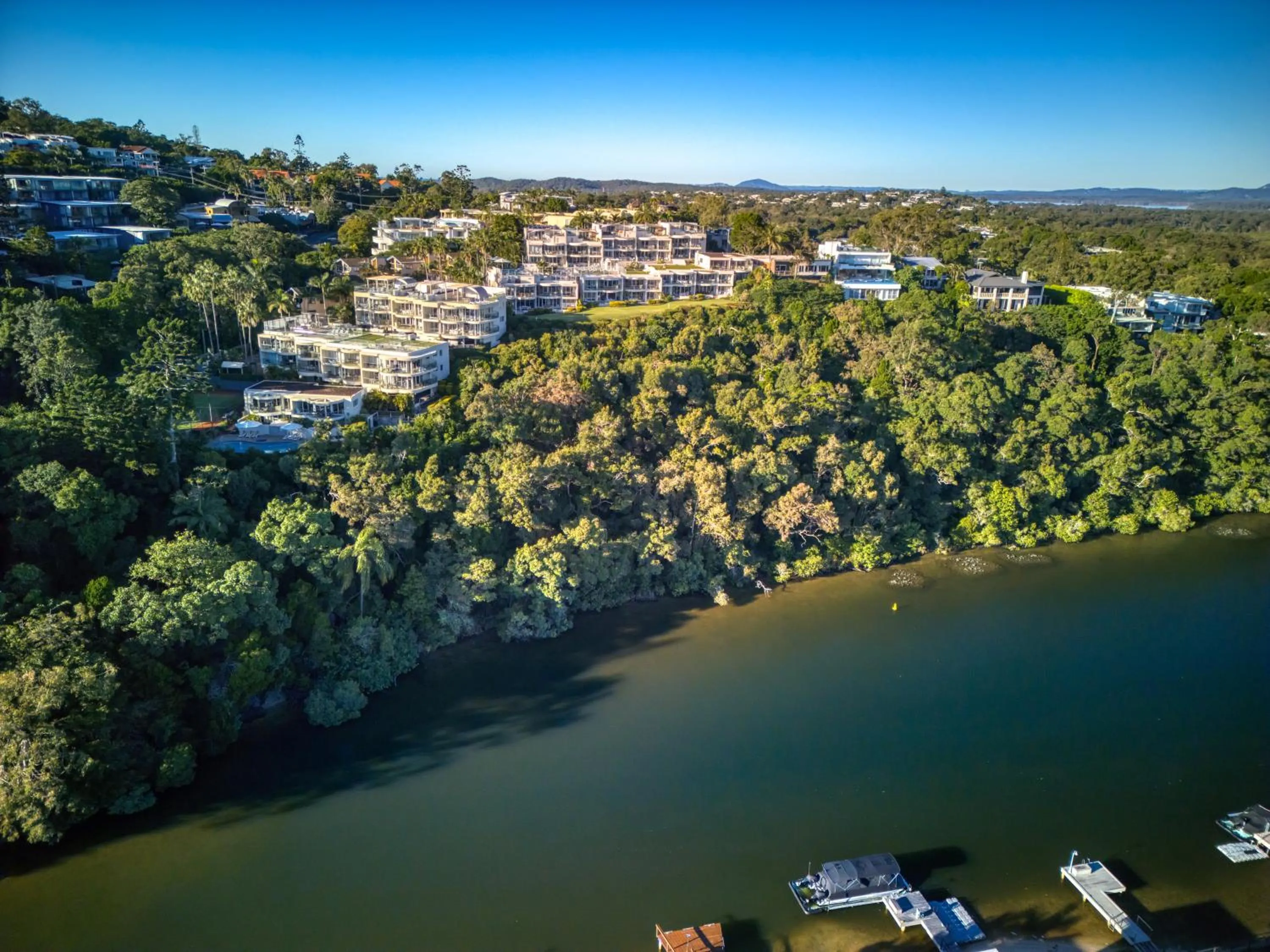 Property building in Noosa Crest Resort