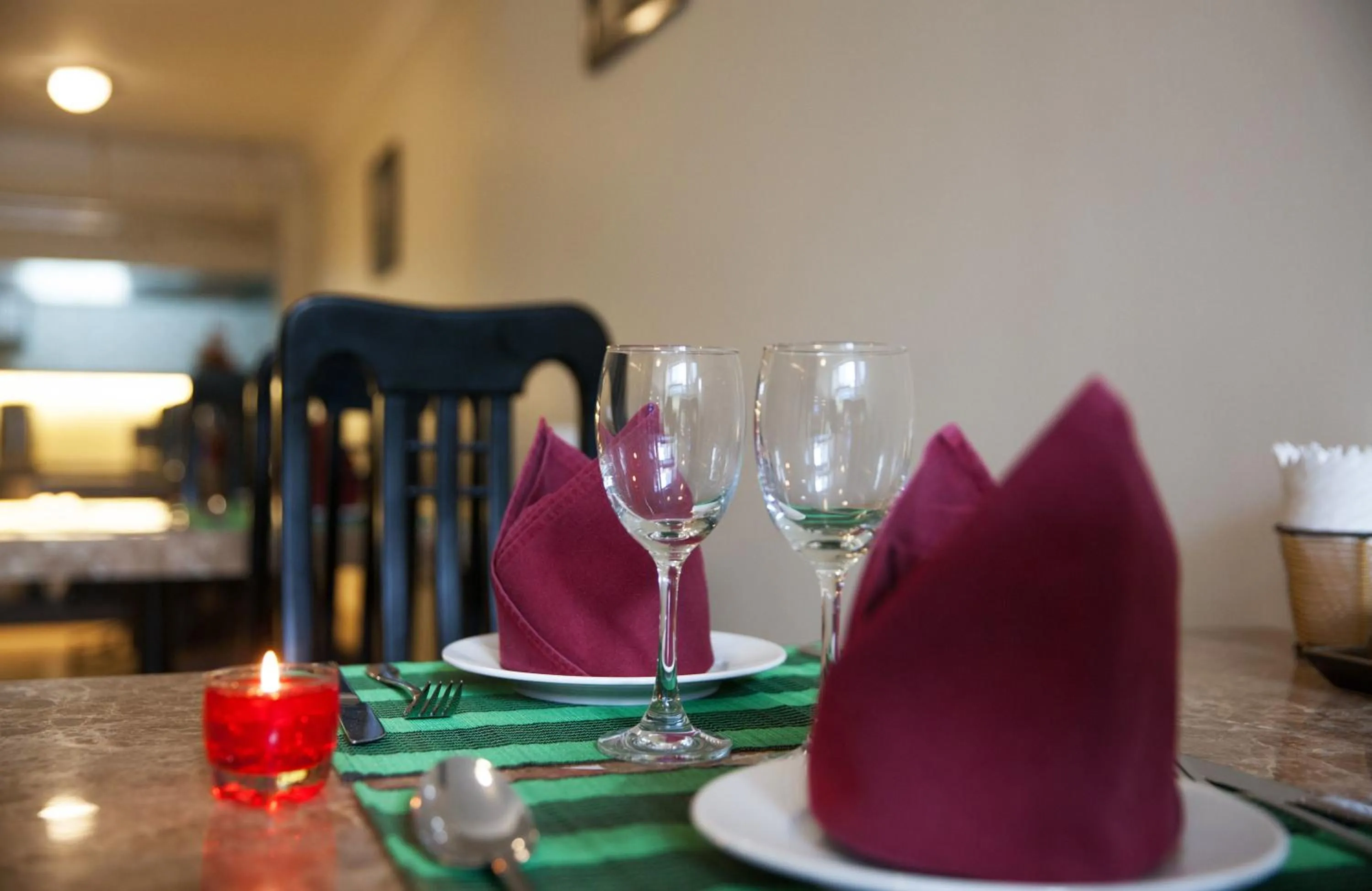 Restaurant/places to eat in Serenity Villa Hotel