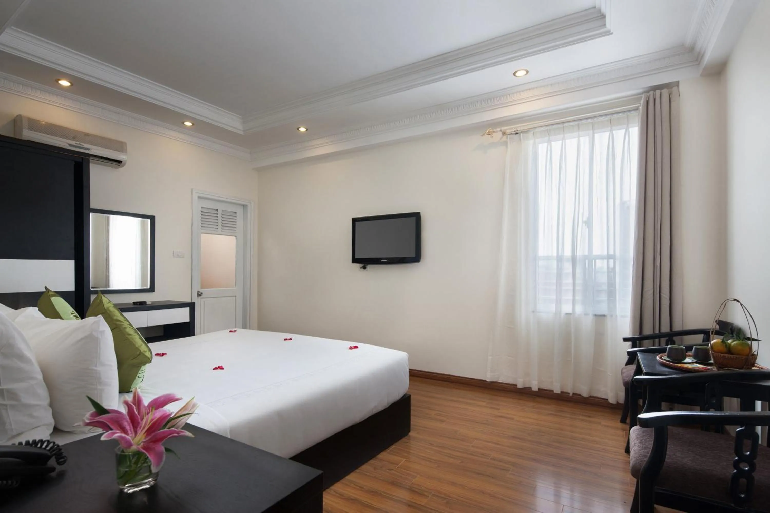 bunk bed, Bed in Serenity Villa Hotel