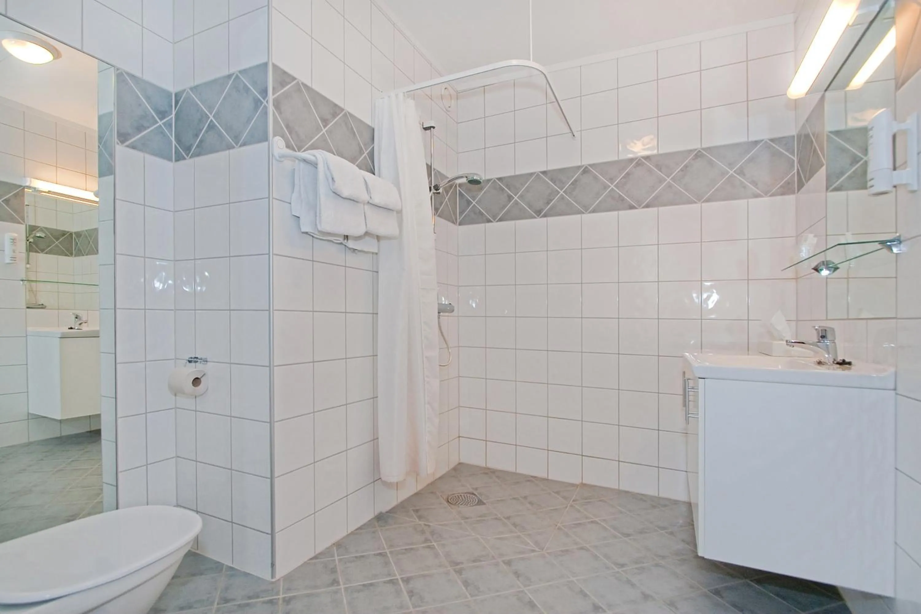 Bathroom in Chesterfield Hotel