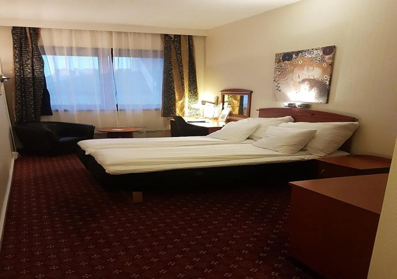 Bed in Chesterfield Hotel