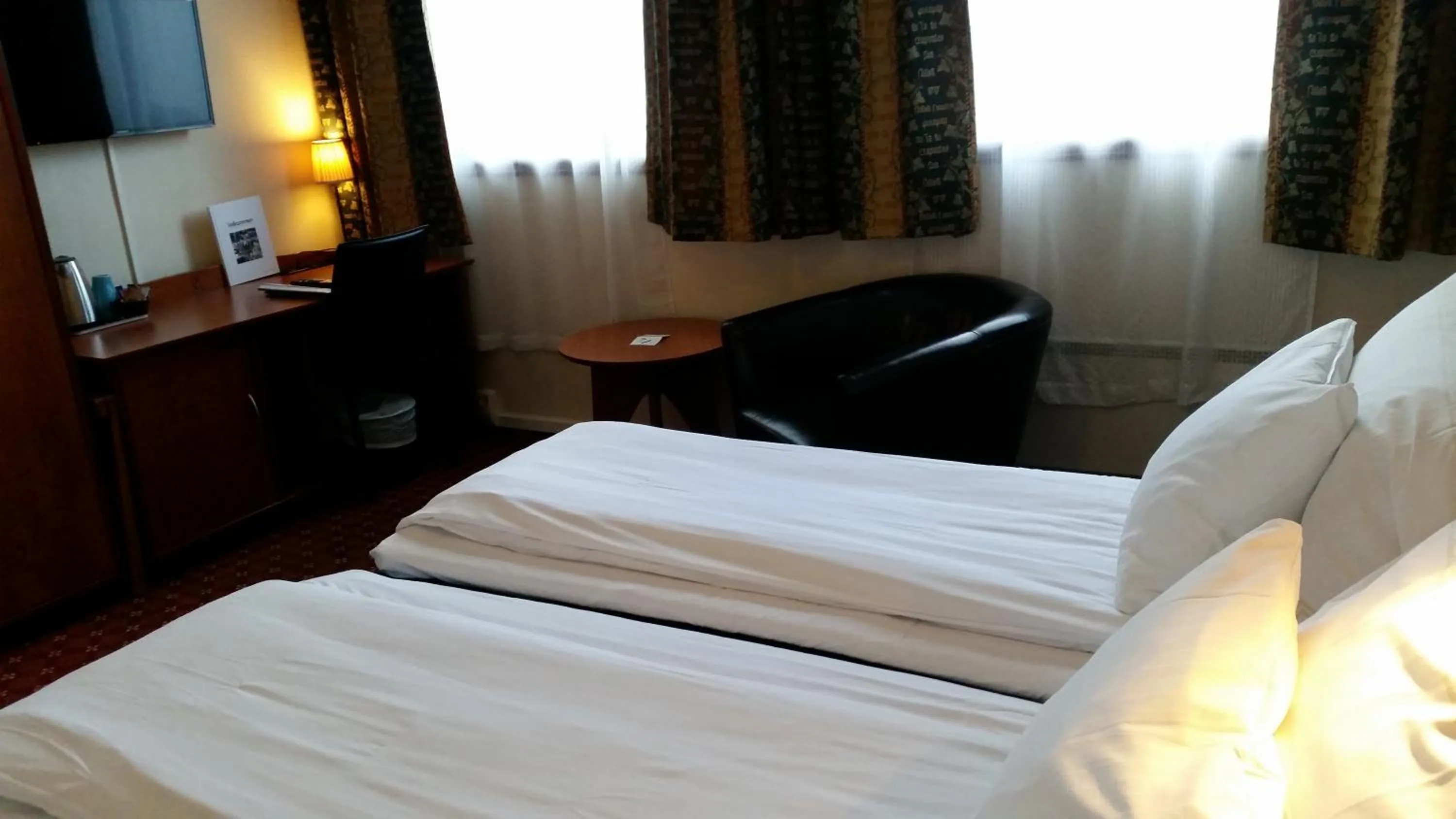 Bed in Chesterfield Hotel