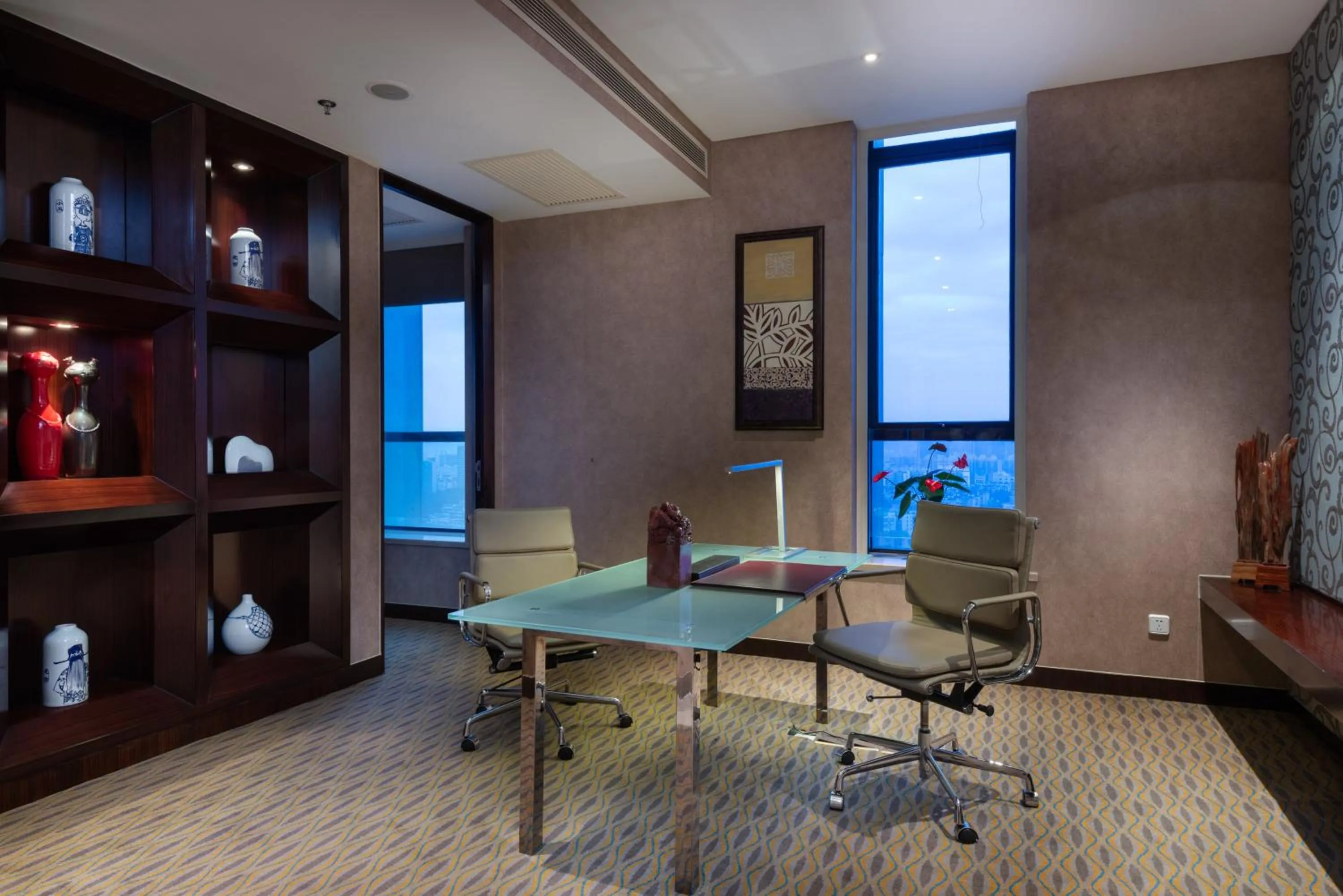 Photo of the whole room in Crowne Plaza Shanghai Jinxiu by IHG