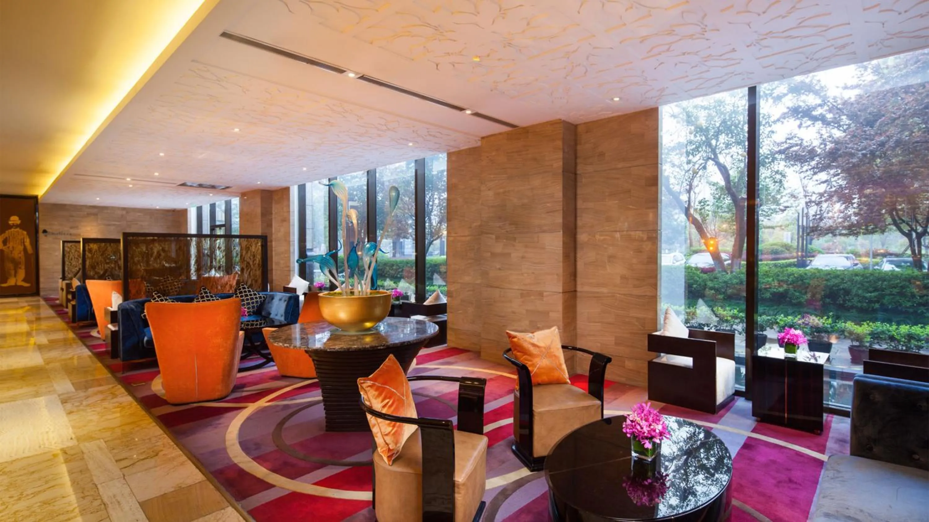 Lounge or bar in Crowne Plaza Shanghai Jinxiu by IHG
