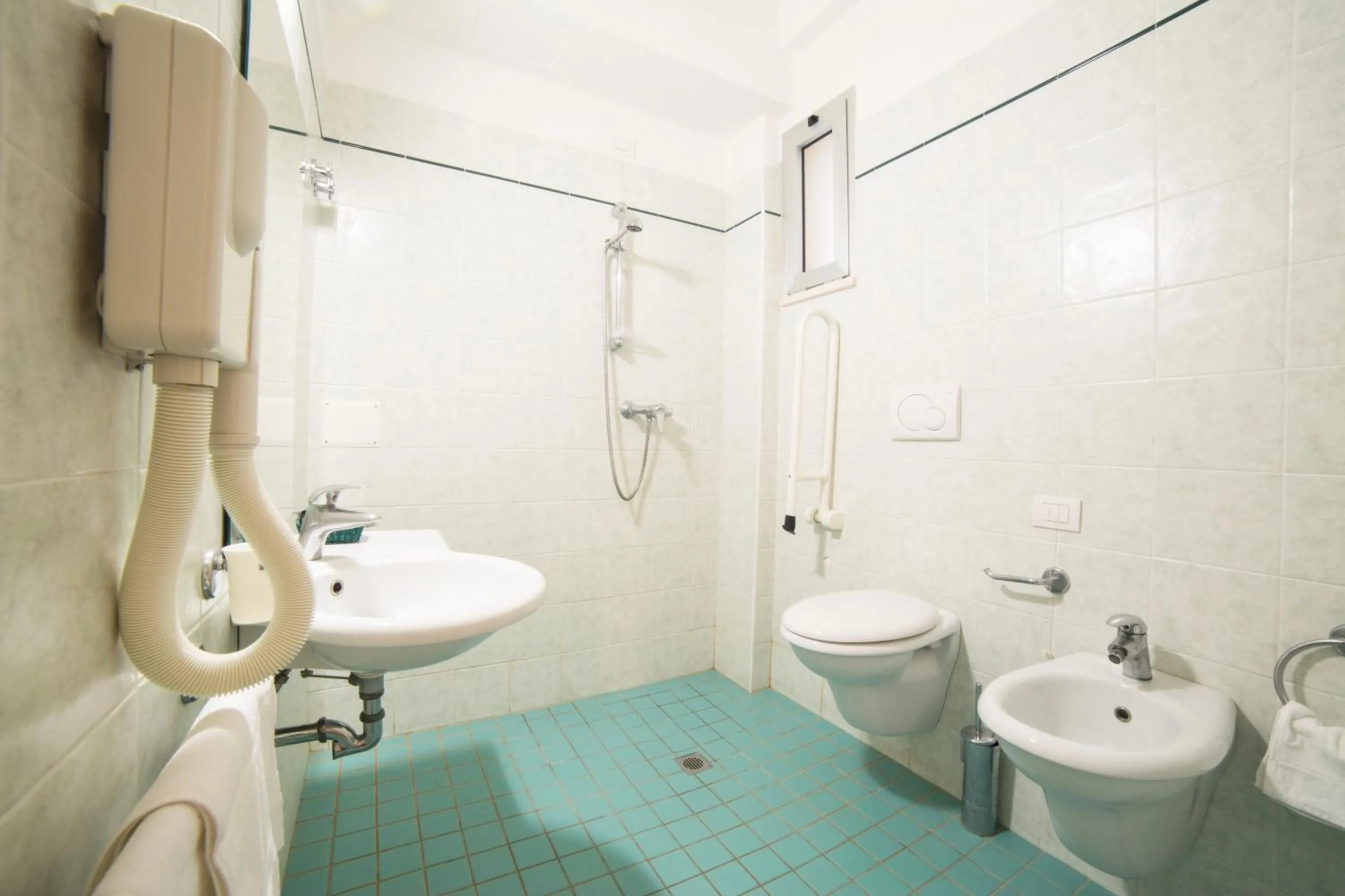 Shower in Hotel Augusta