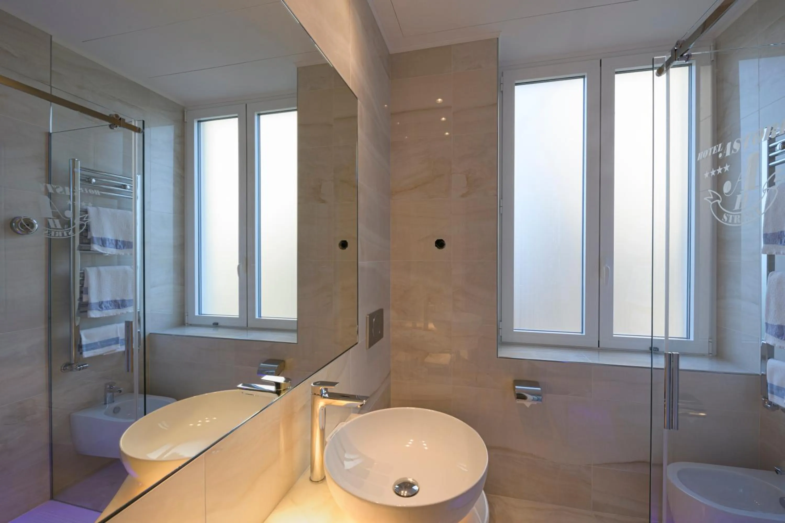 Bathroom in Hotel Astoria