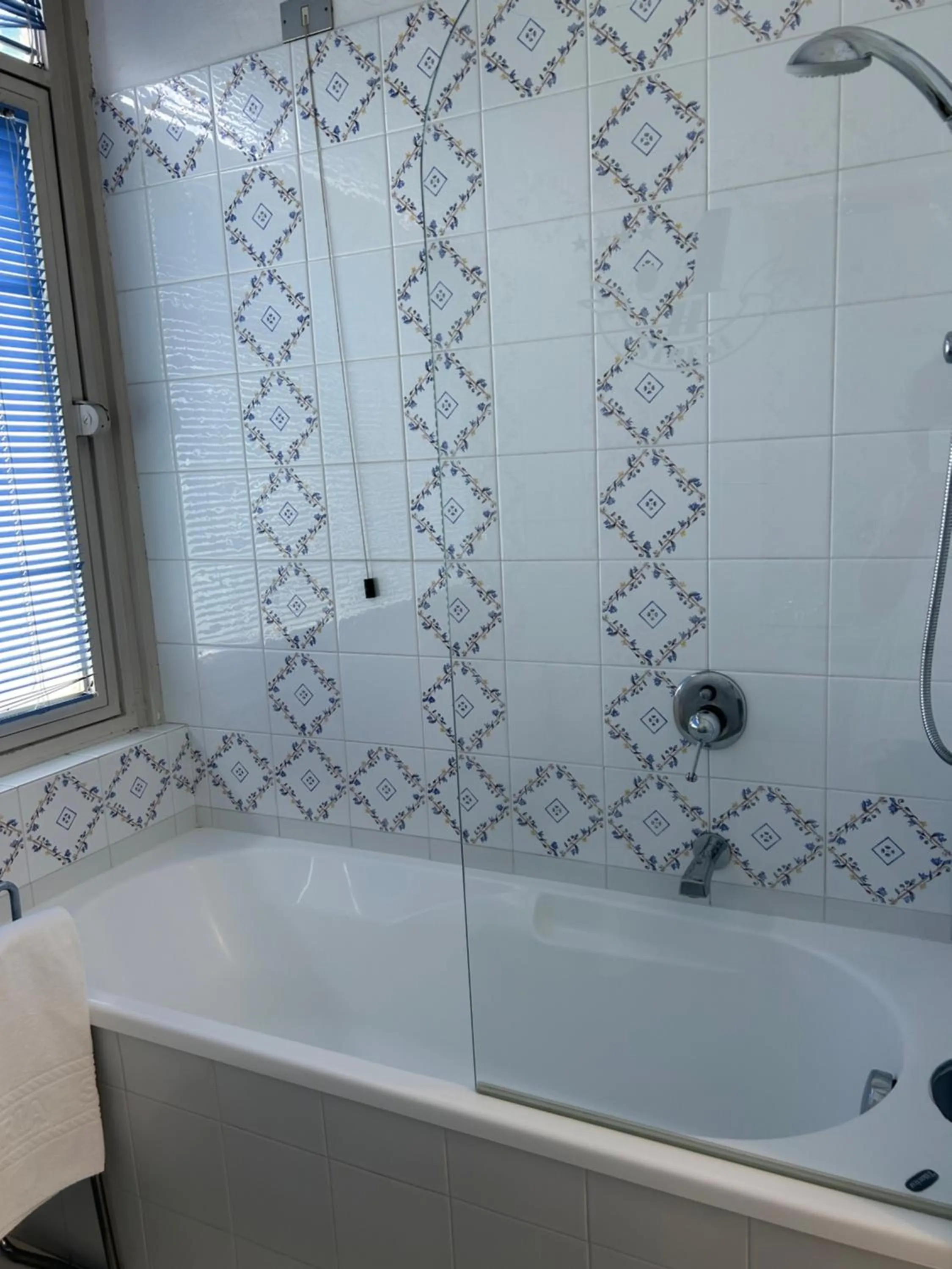 Bath in Hotel Astoria