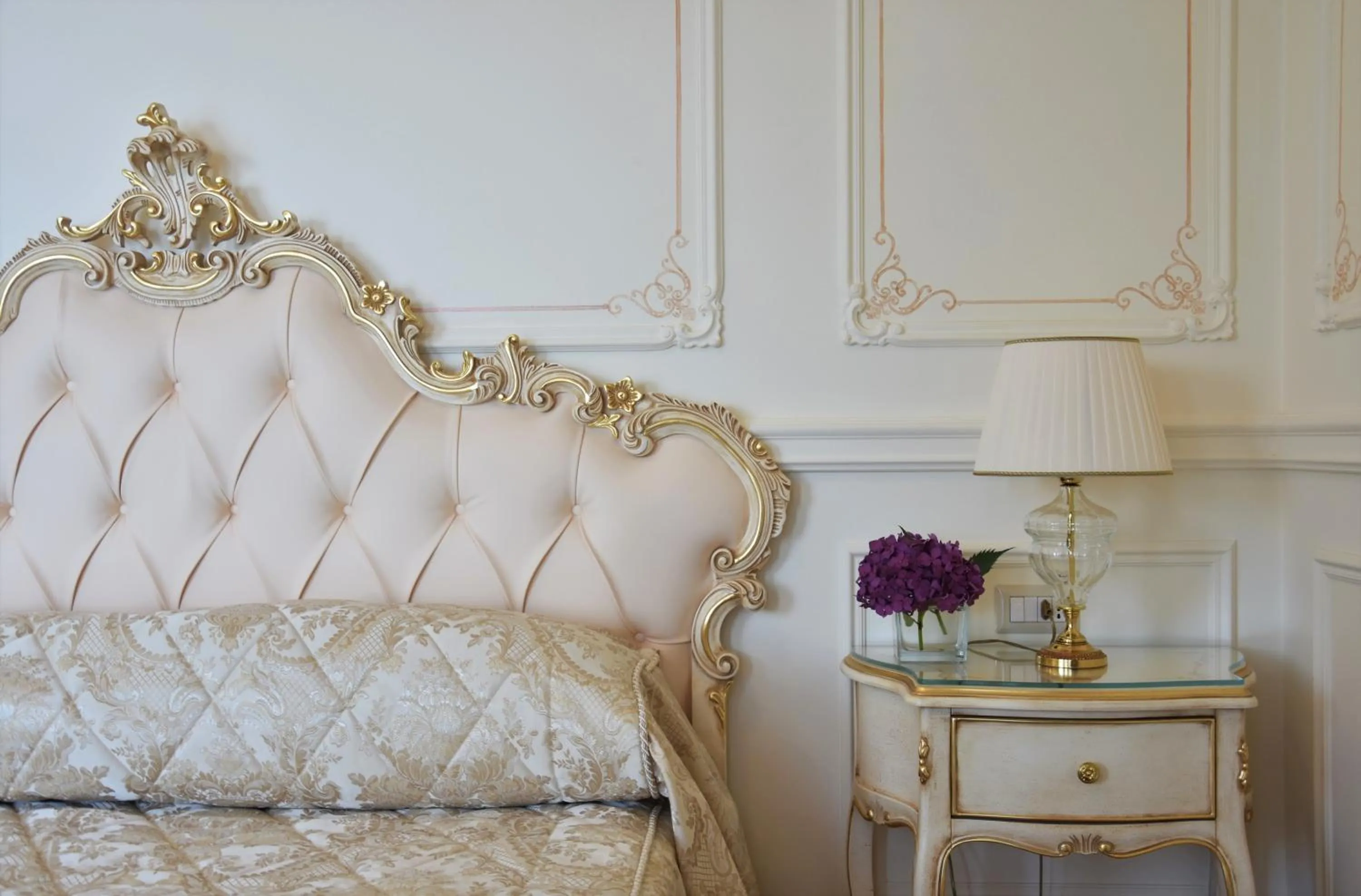 Bedroom in Hotel Astoria