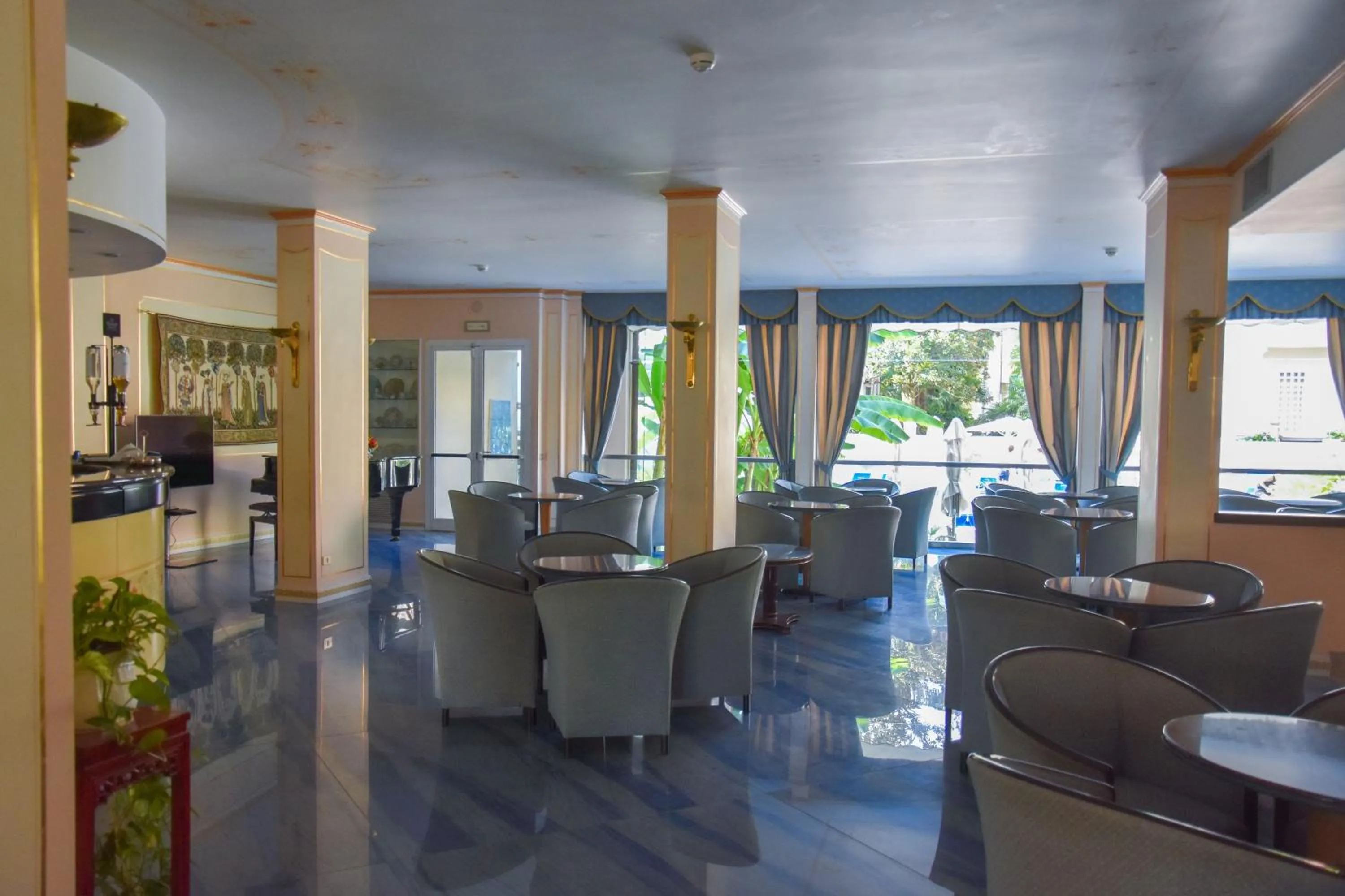 Lounge or bar in Hotel Astoria