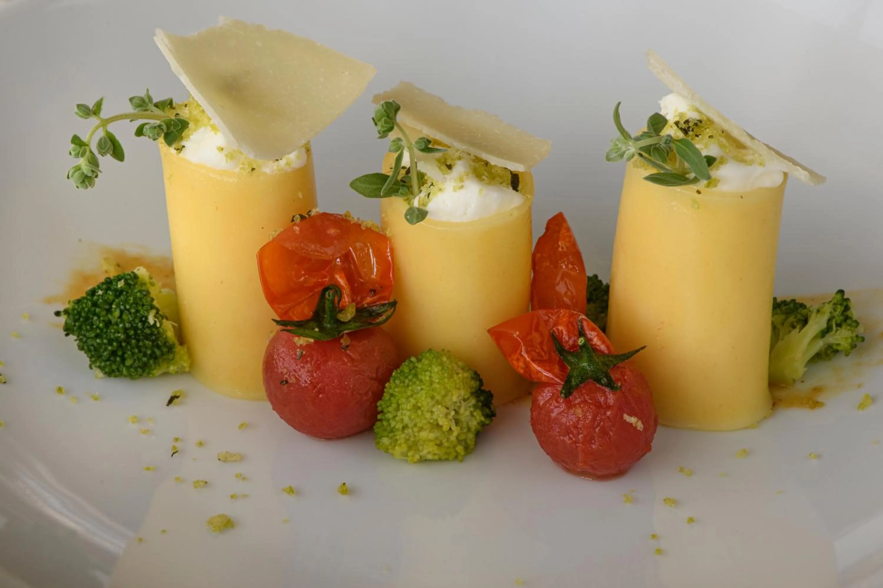 Restaurant/places to eat in Hotel Astoria