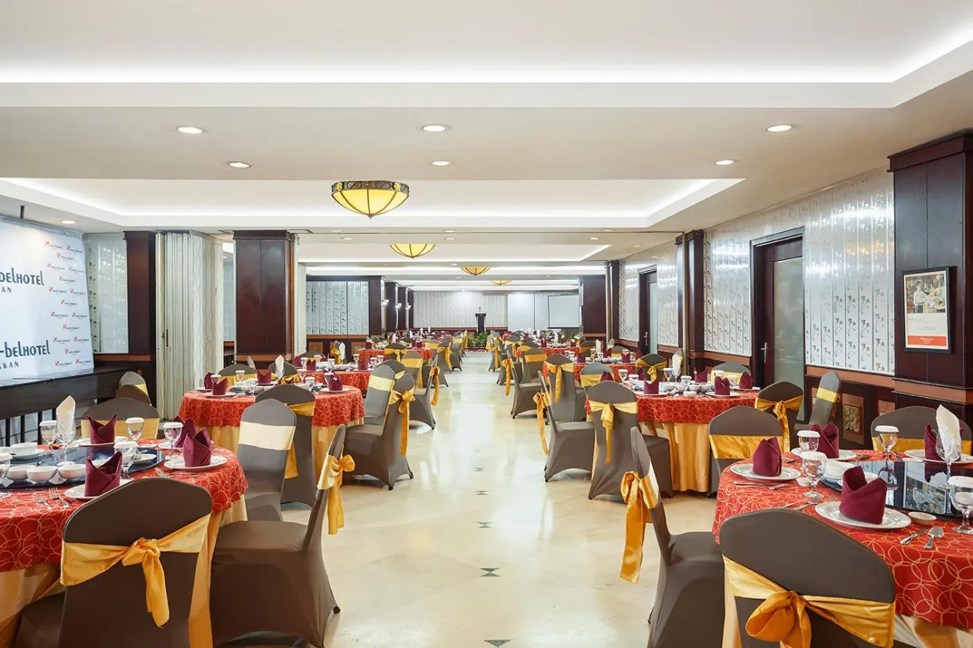 Meeting/conference room in Swiss-Belhotel Tarakan