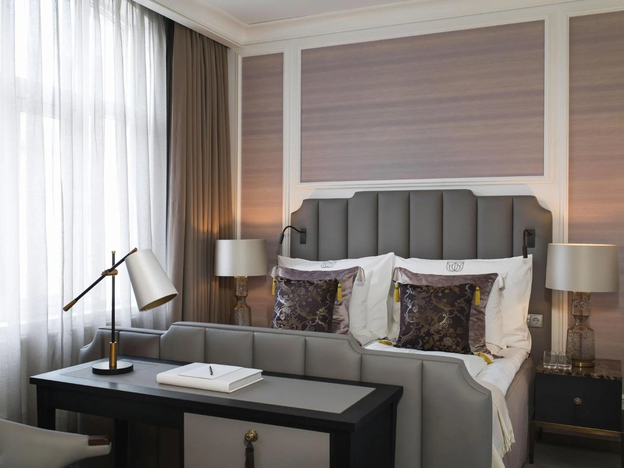 Bed in Britannia Hotel