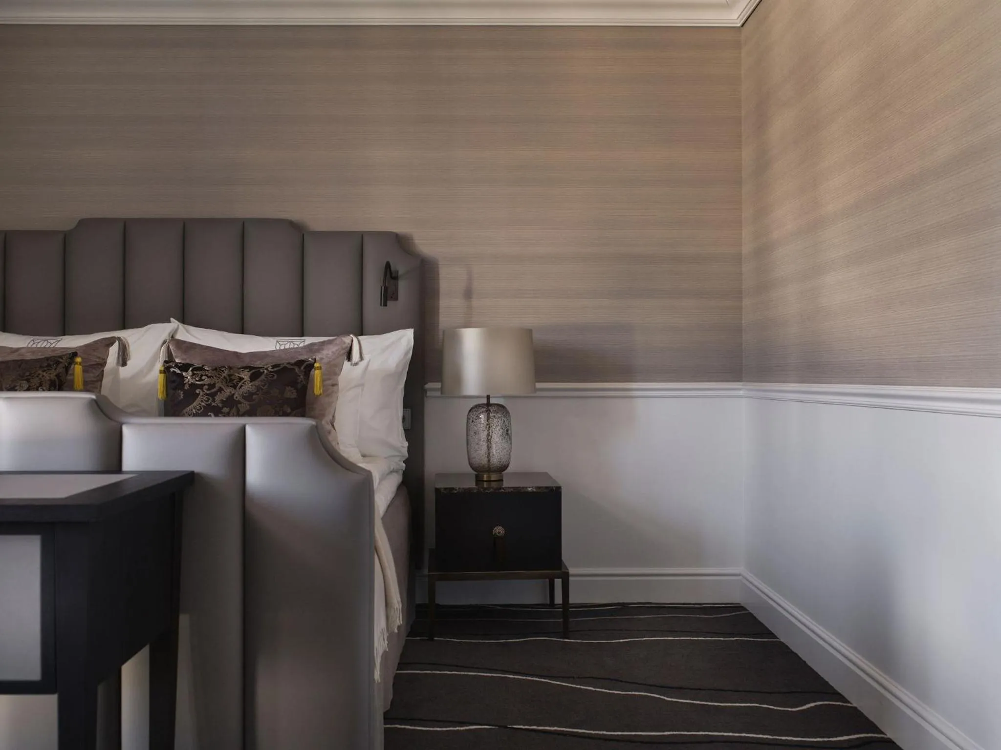 Bedroom, Bed in Britannia Hotel