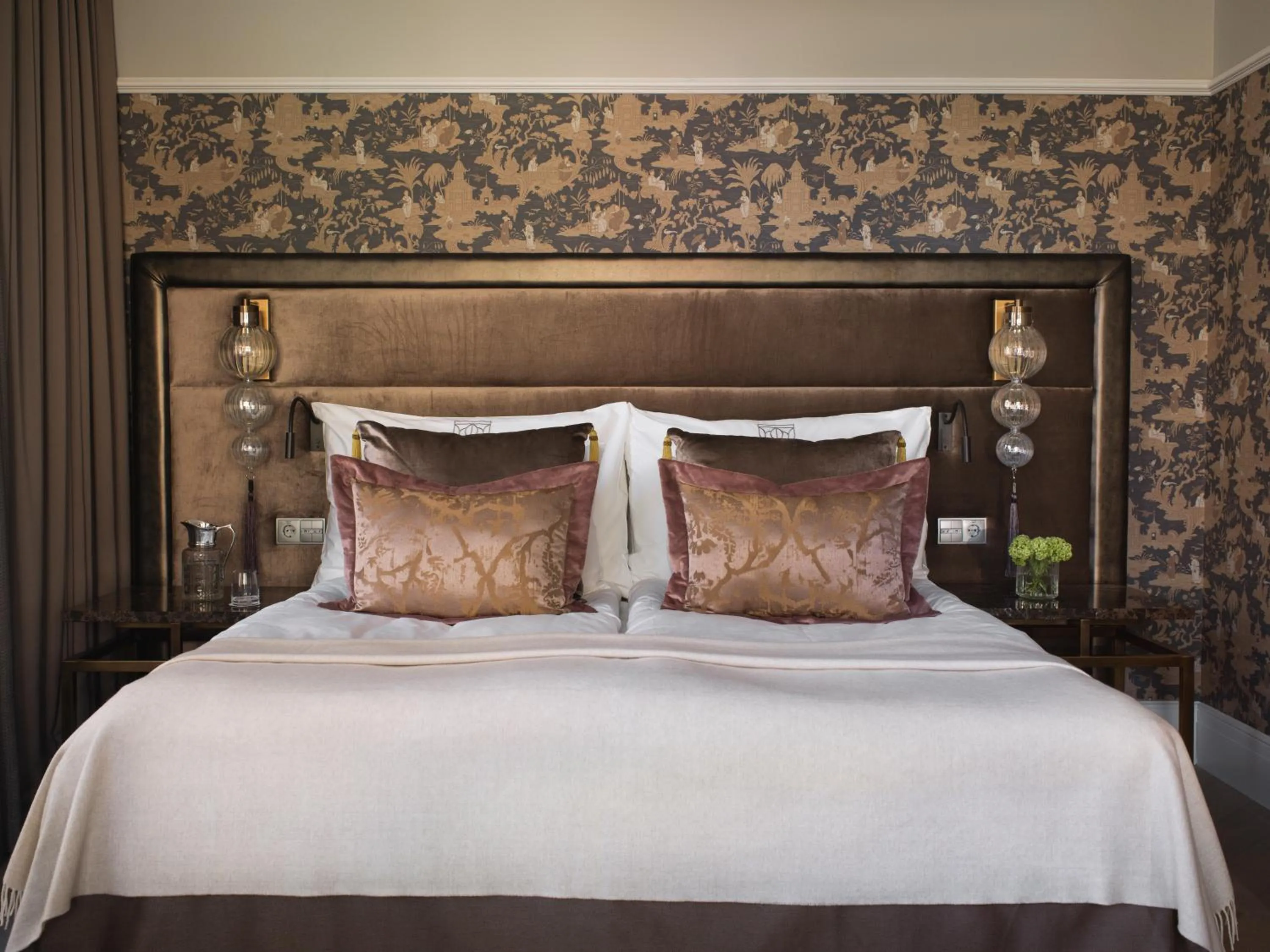 Bed in Britannia Hotel