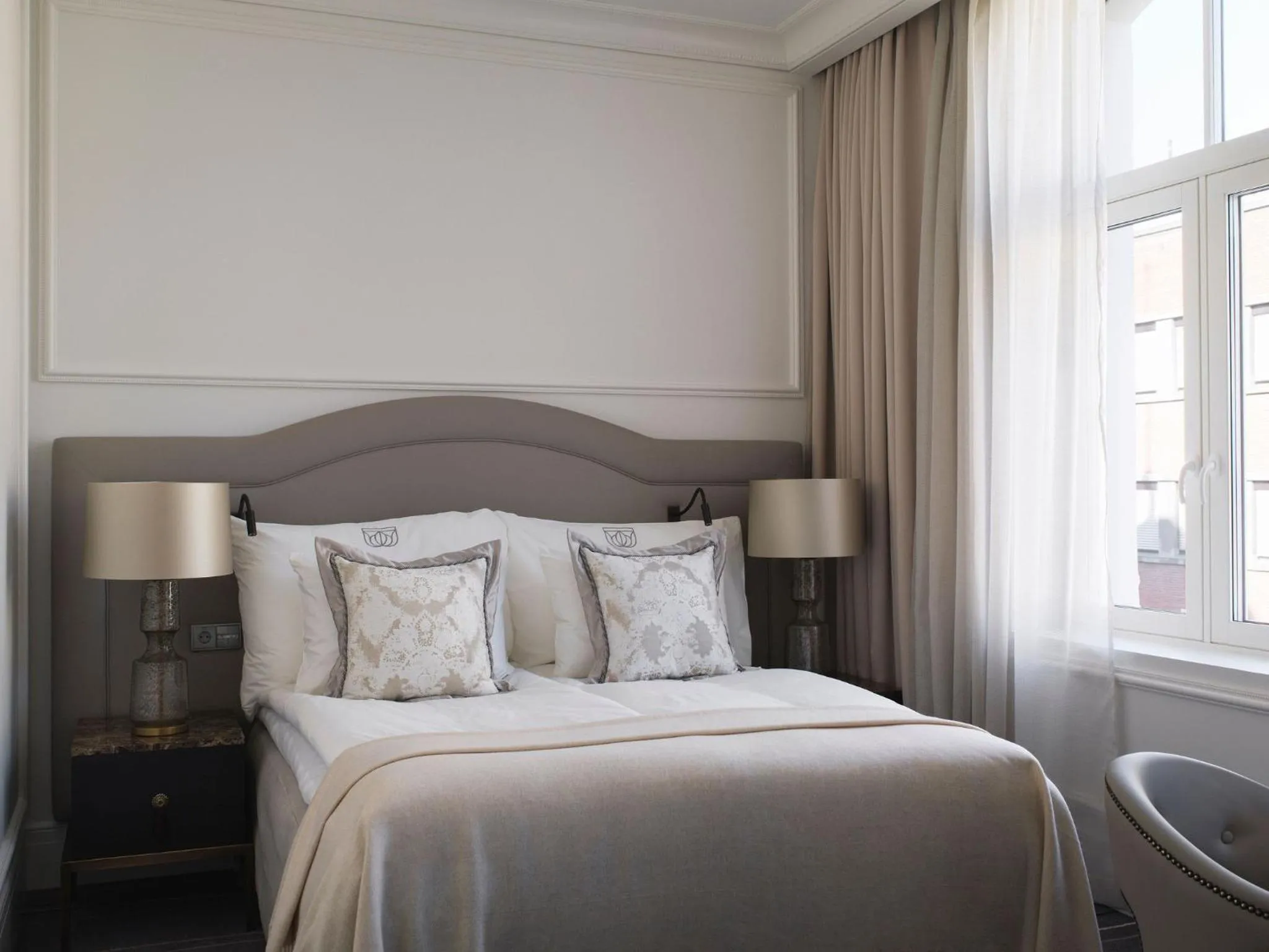 Bed in Britannia Hotel