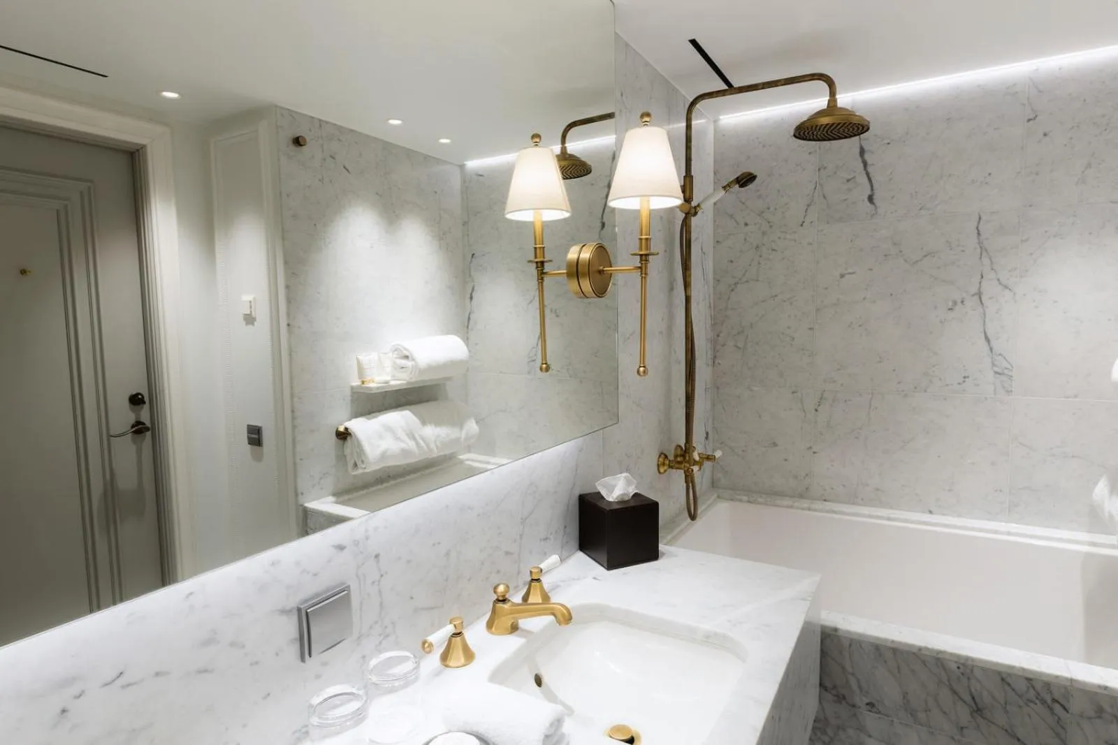 Bathroom in Britannia Hotel