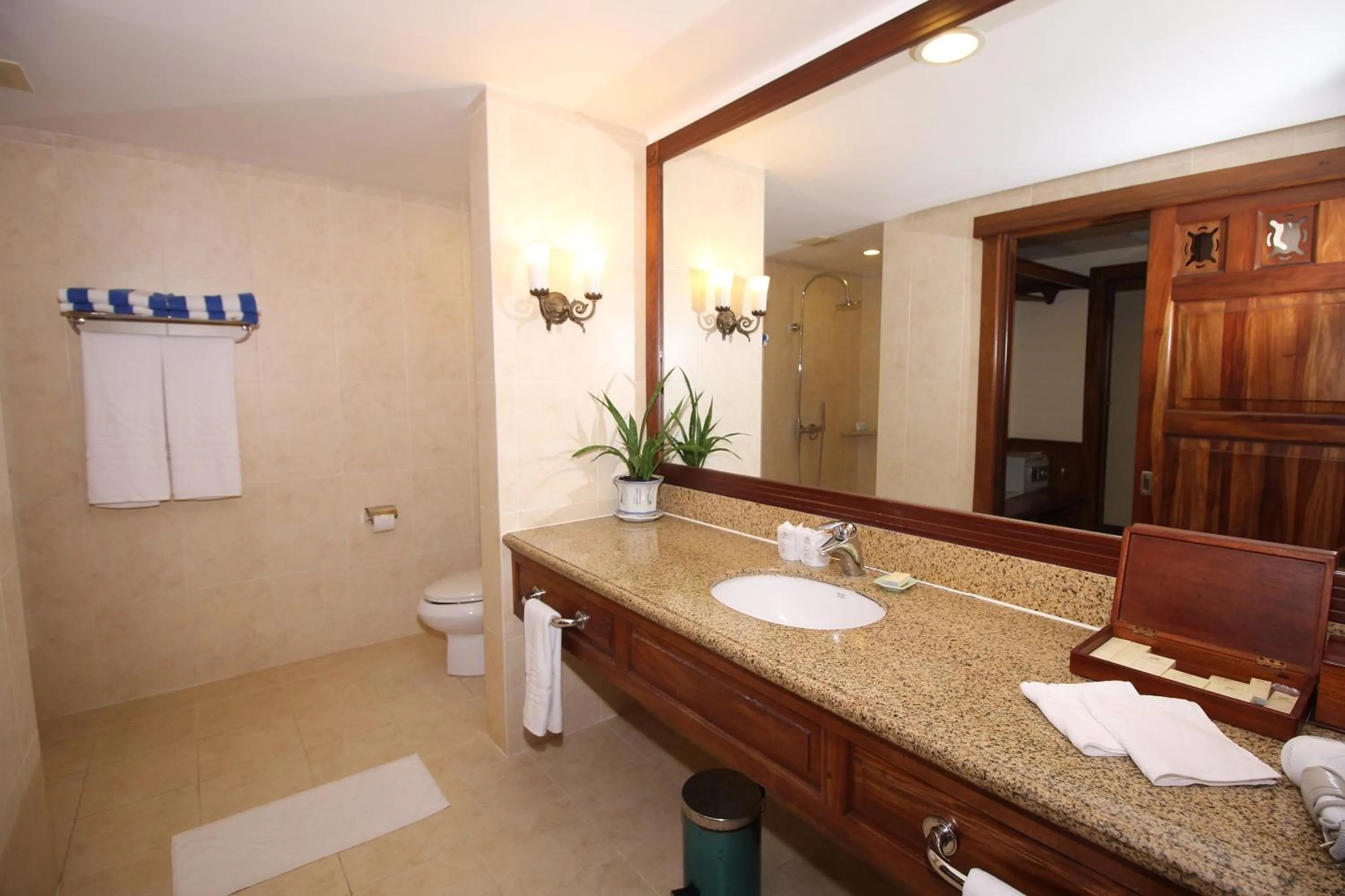 Shower in Novela Muine Resort & Spa