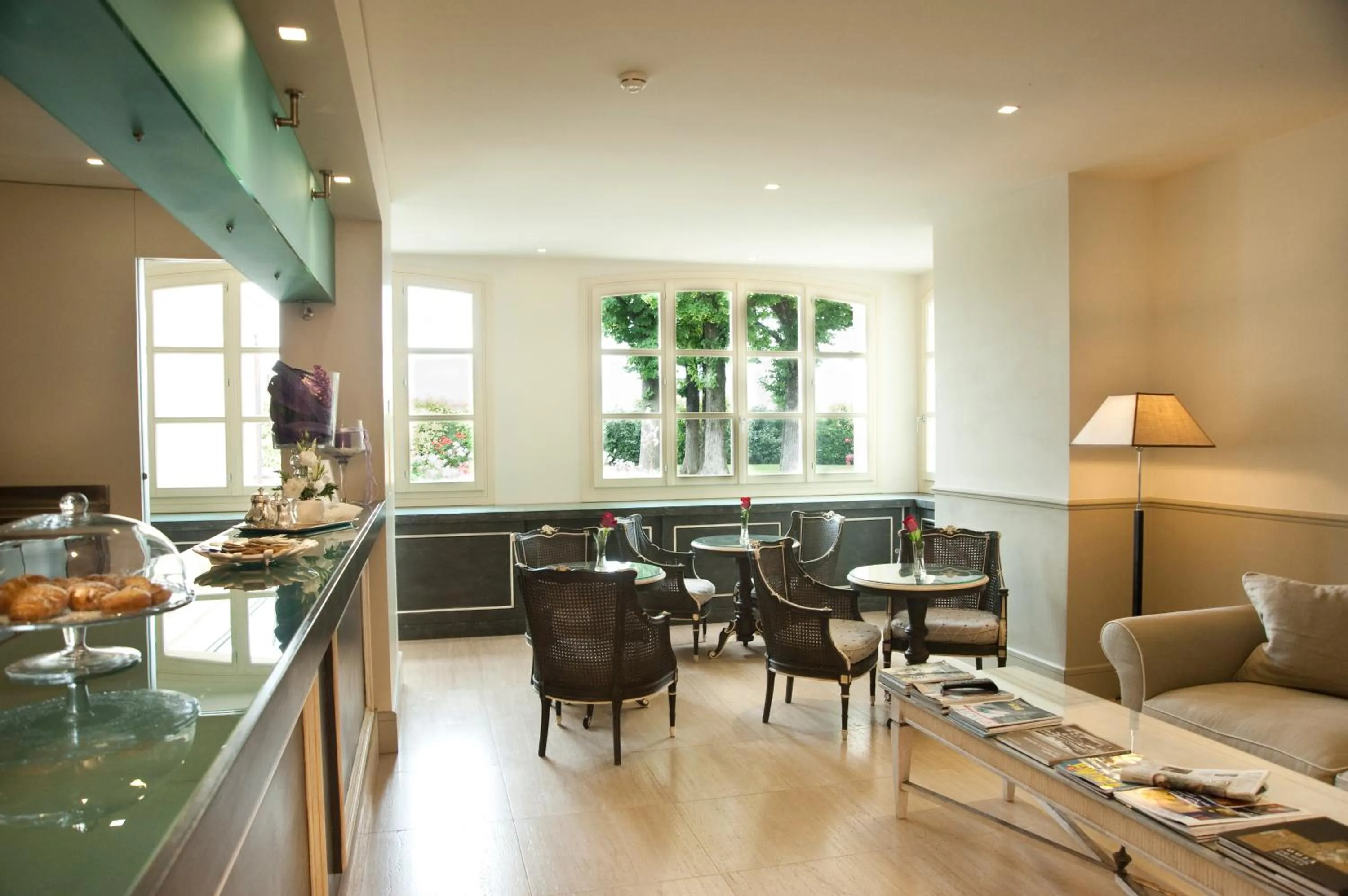 Lounge or bar in Relais Villa Valfiore