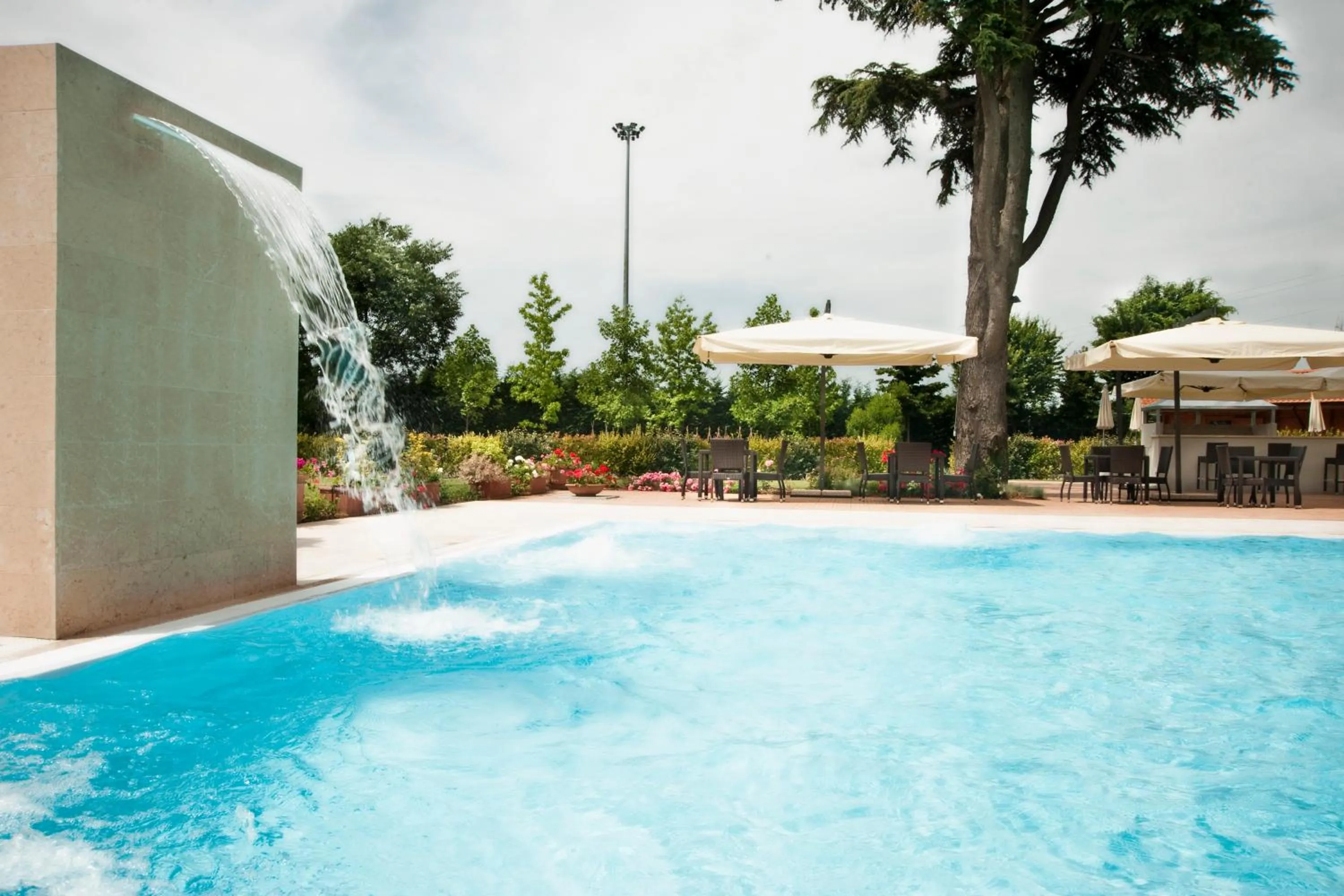 Swimming pool in Relais Villa Valfiore